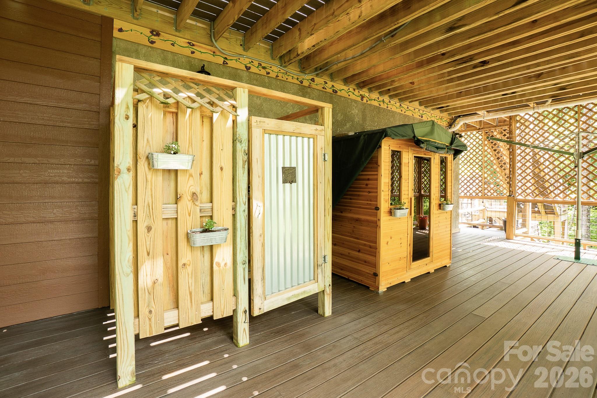 1009 Larkspur Trail Property Photo 24