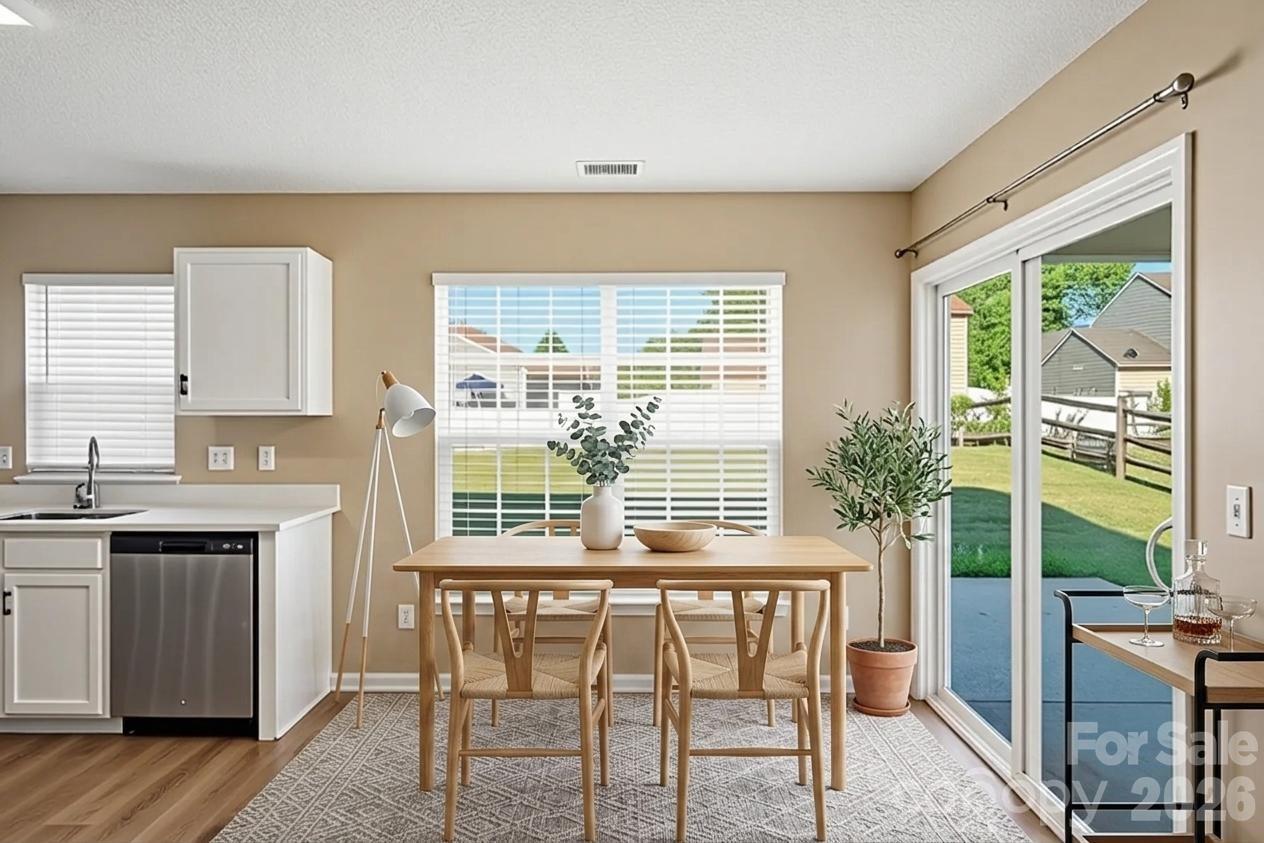 1528 Harland Street Property Photo 4