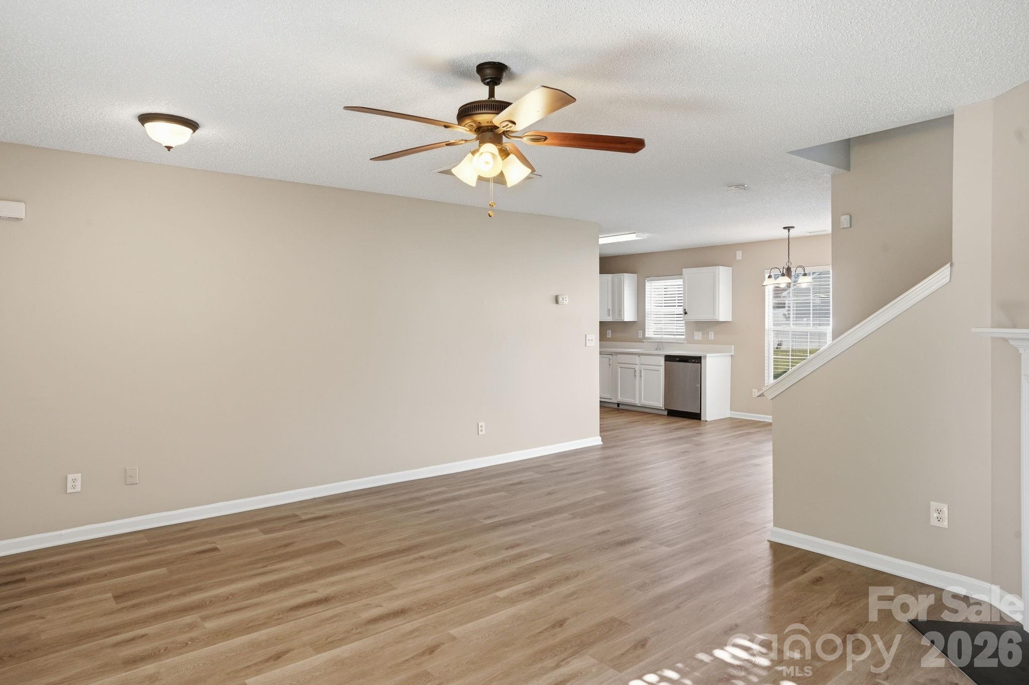 1528 Harland Street Property Photo 10