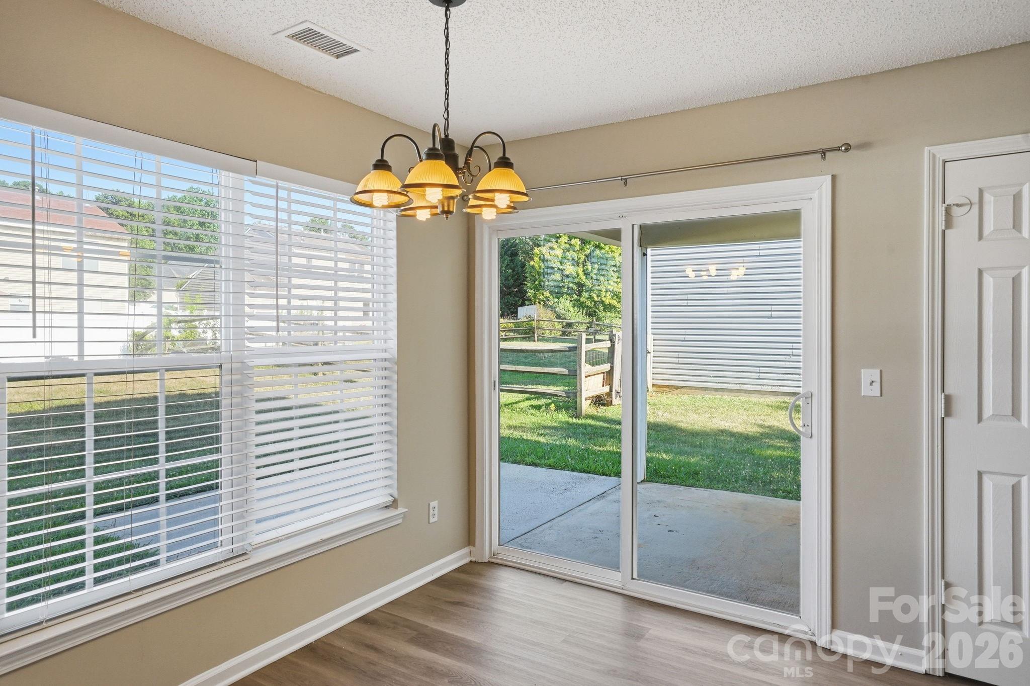 1528 Harland Street Property Photo 12