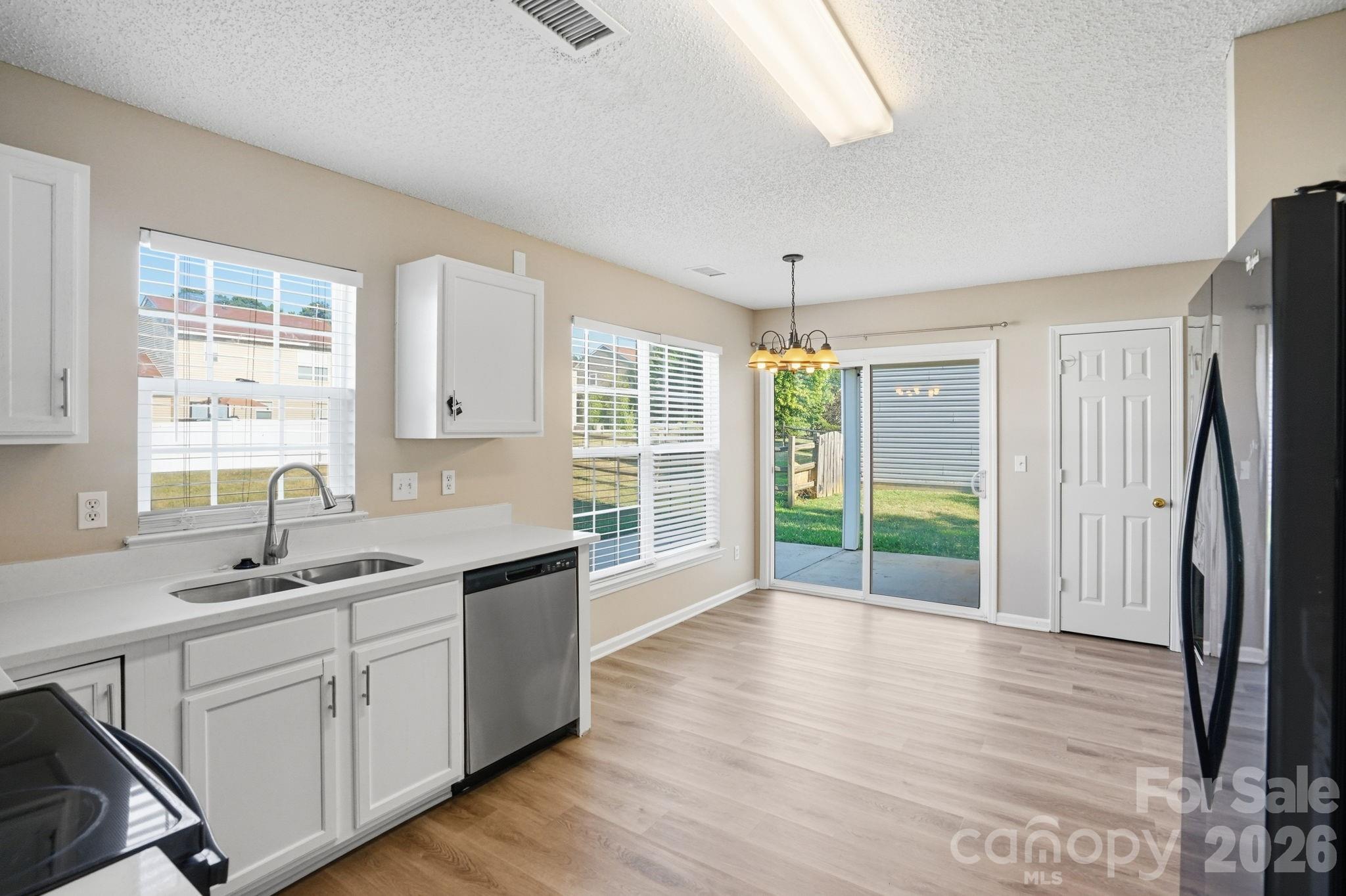 1528 Harland Street Property Photo 13