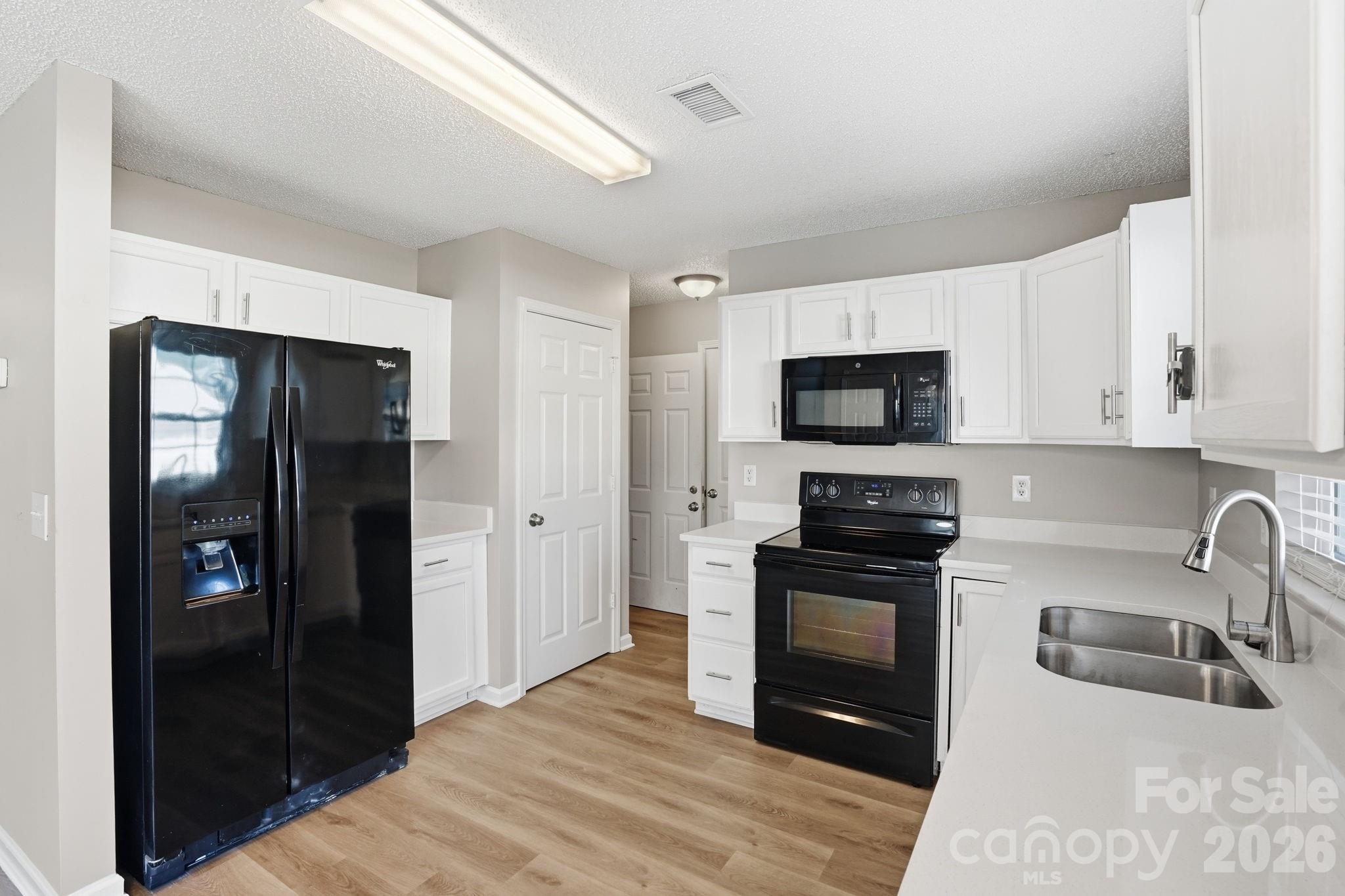 1528 Harland Street Property Photo 15