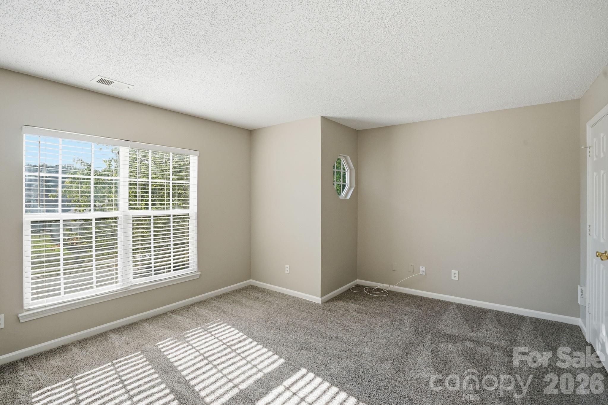 1528 Harland Street Property Photo 20