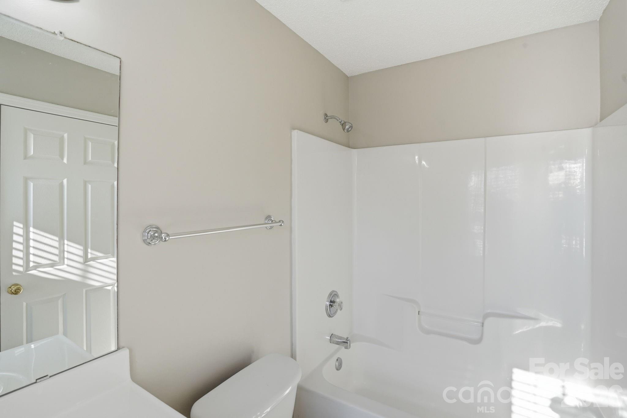 1528 Harland Street Property Photo 28