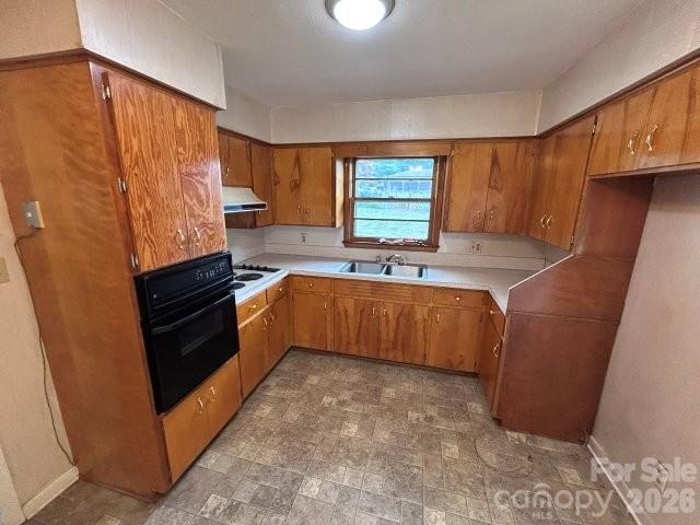 3196 Westview Street Property Photo 7