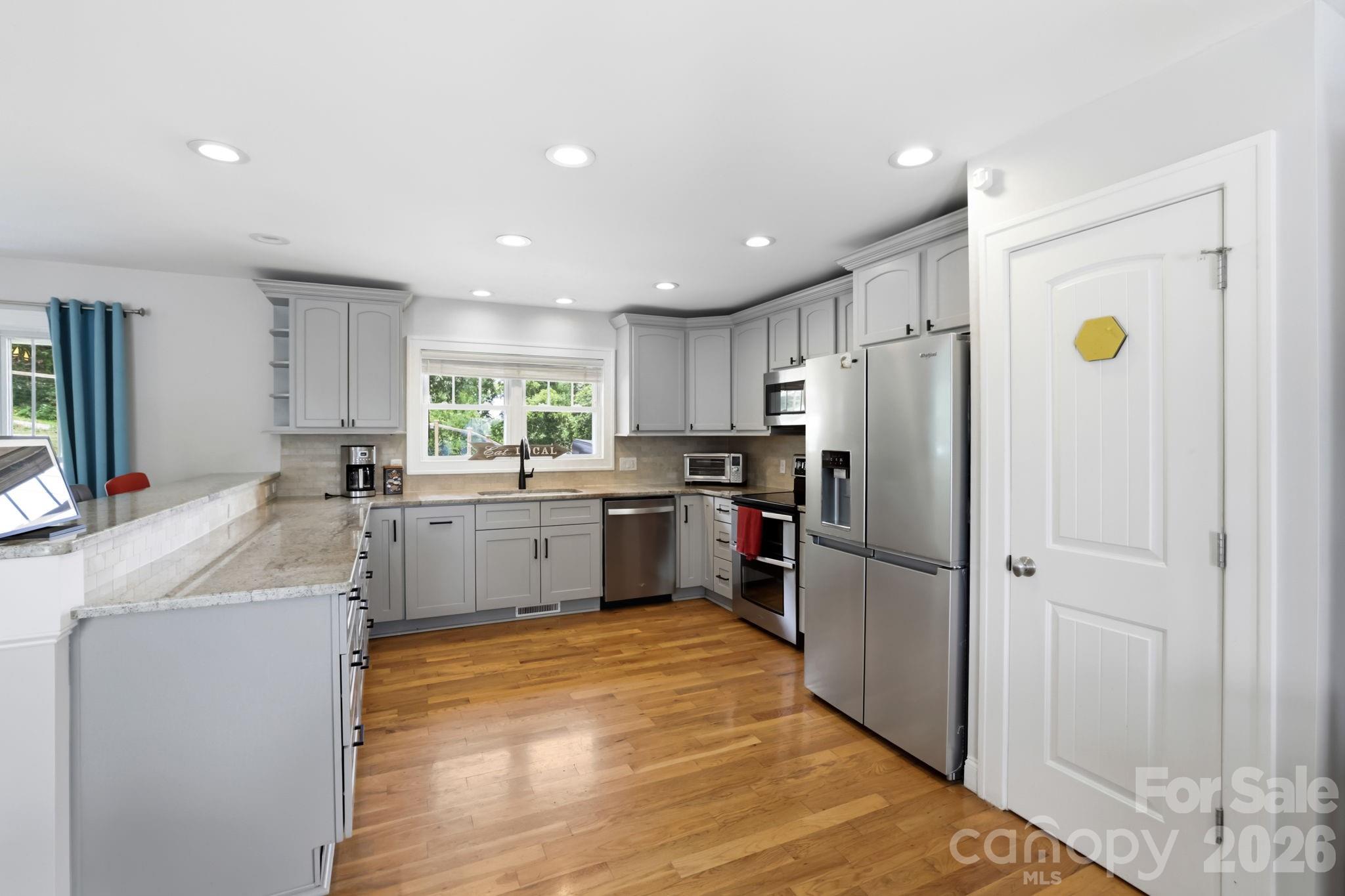 26 Crestwood Drive Property Photo 14