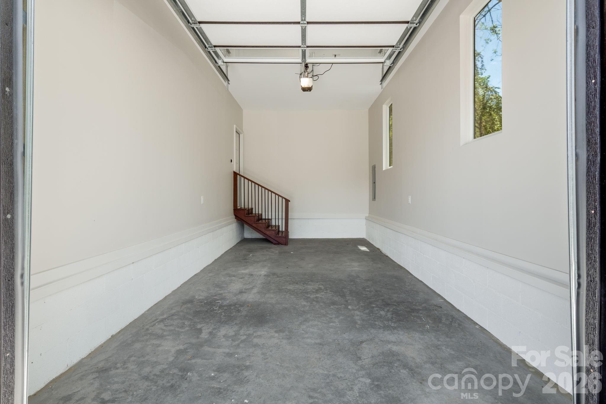 211 Ruby Avenue Property Photo 32