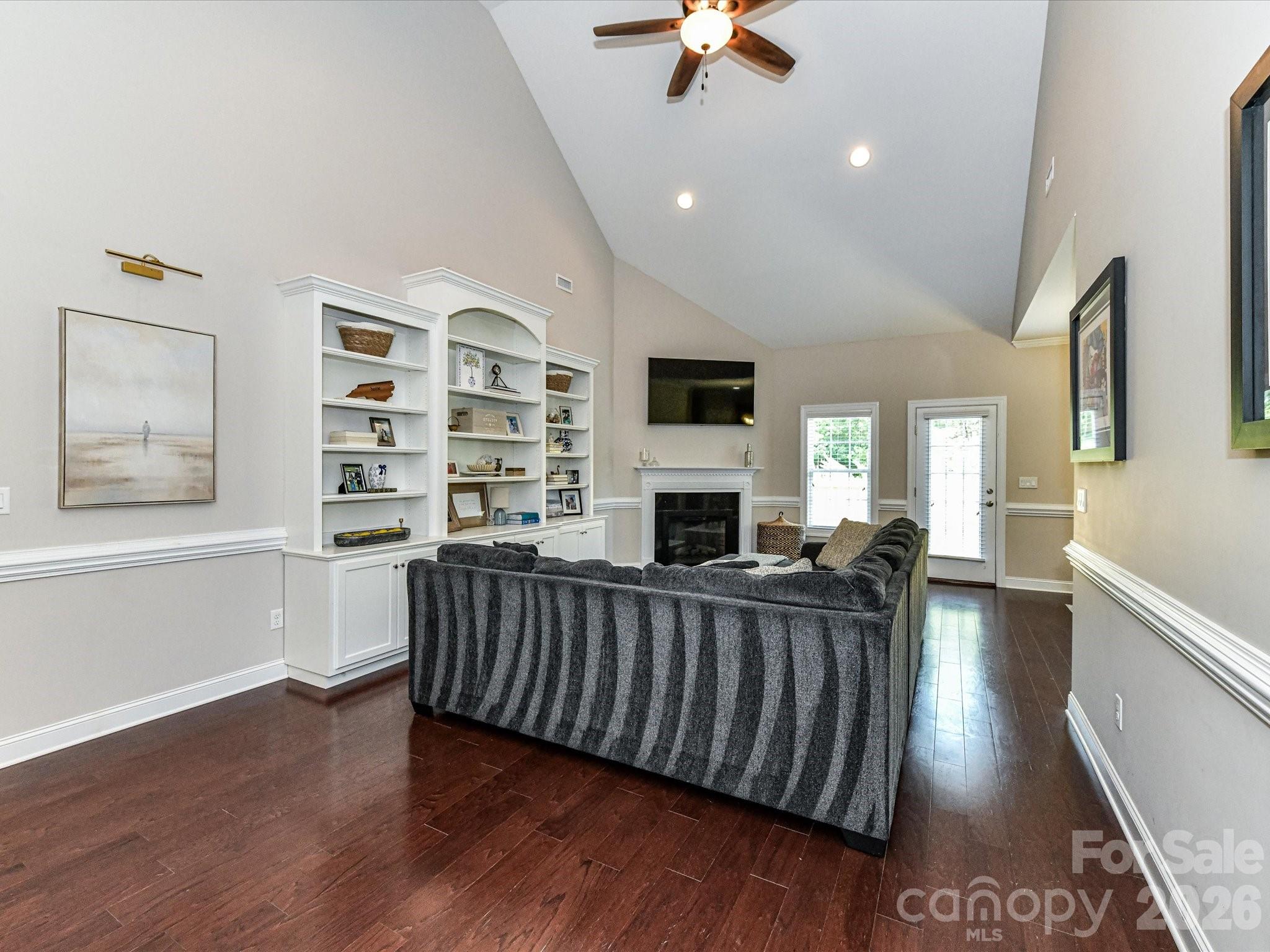 258 Lagoda Drive Property Photo 7