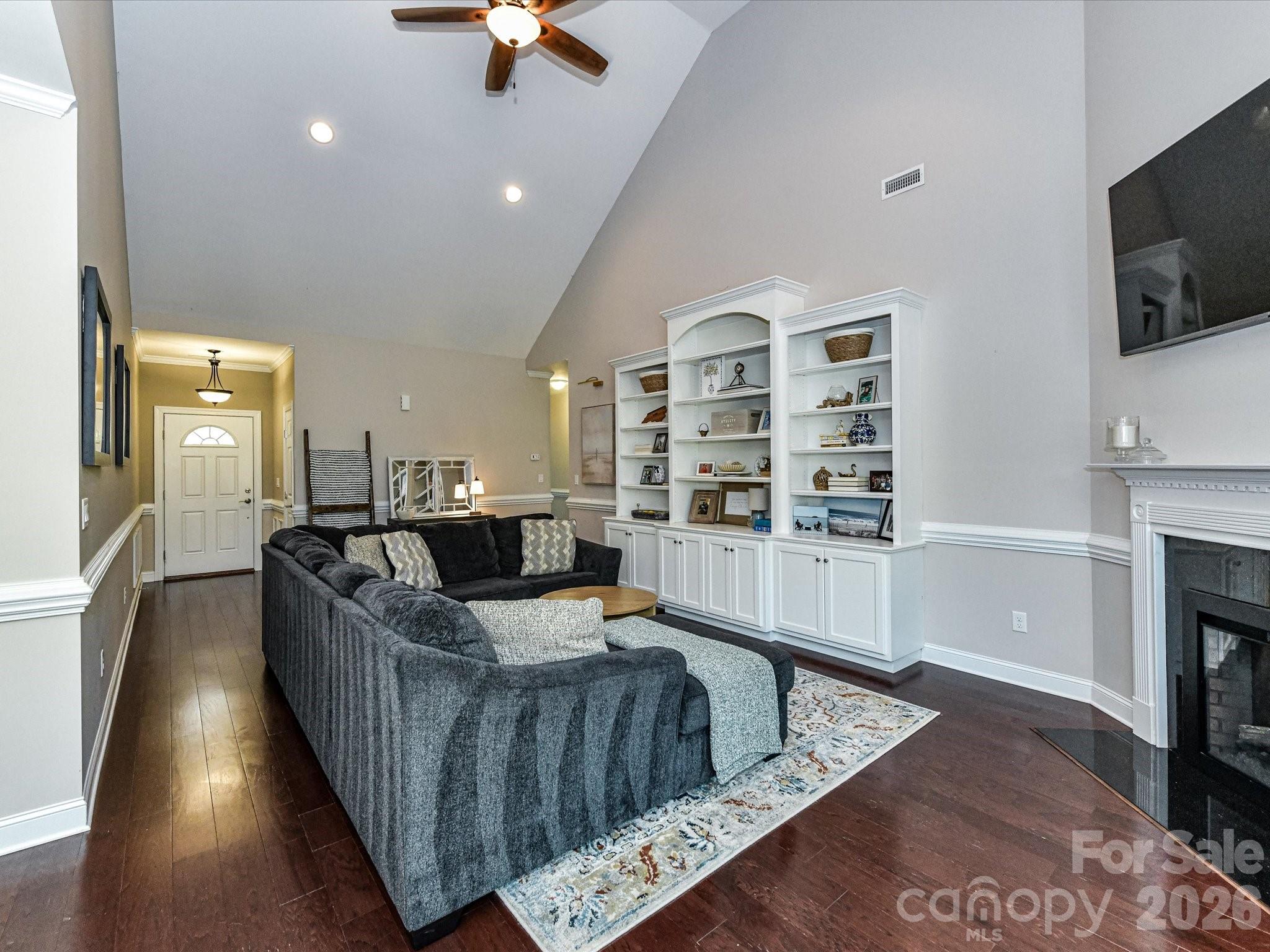 258 Lagoda Drive Property Photo 10