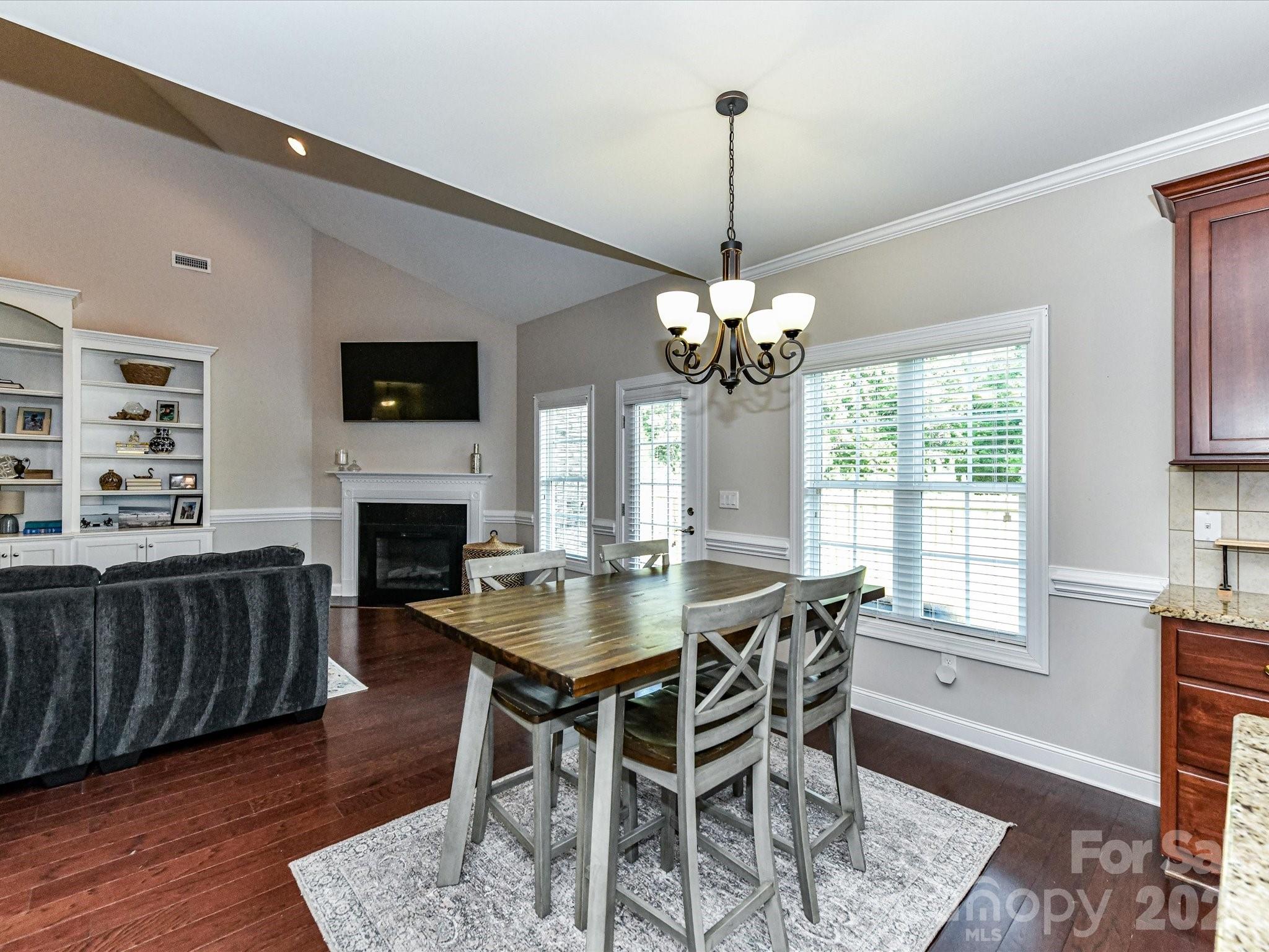 258 Lagoda Drive Property Photo 13