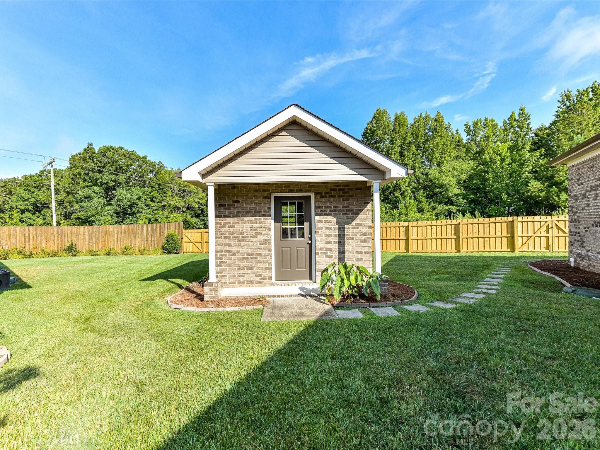 258 Lagoda Drive Property Photo 33
