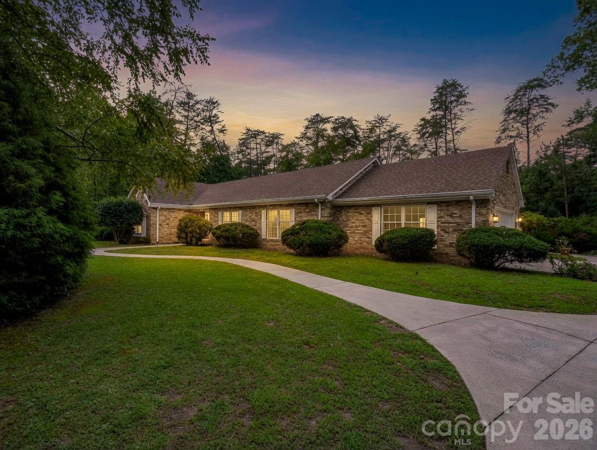 2000 Golf Course Road Property Photo 1