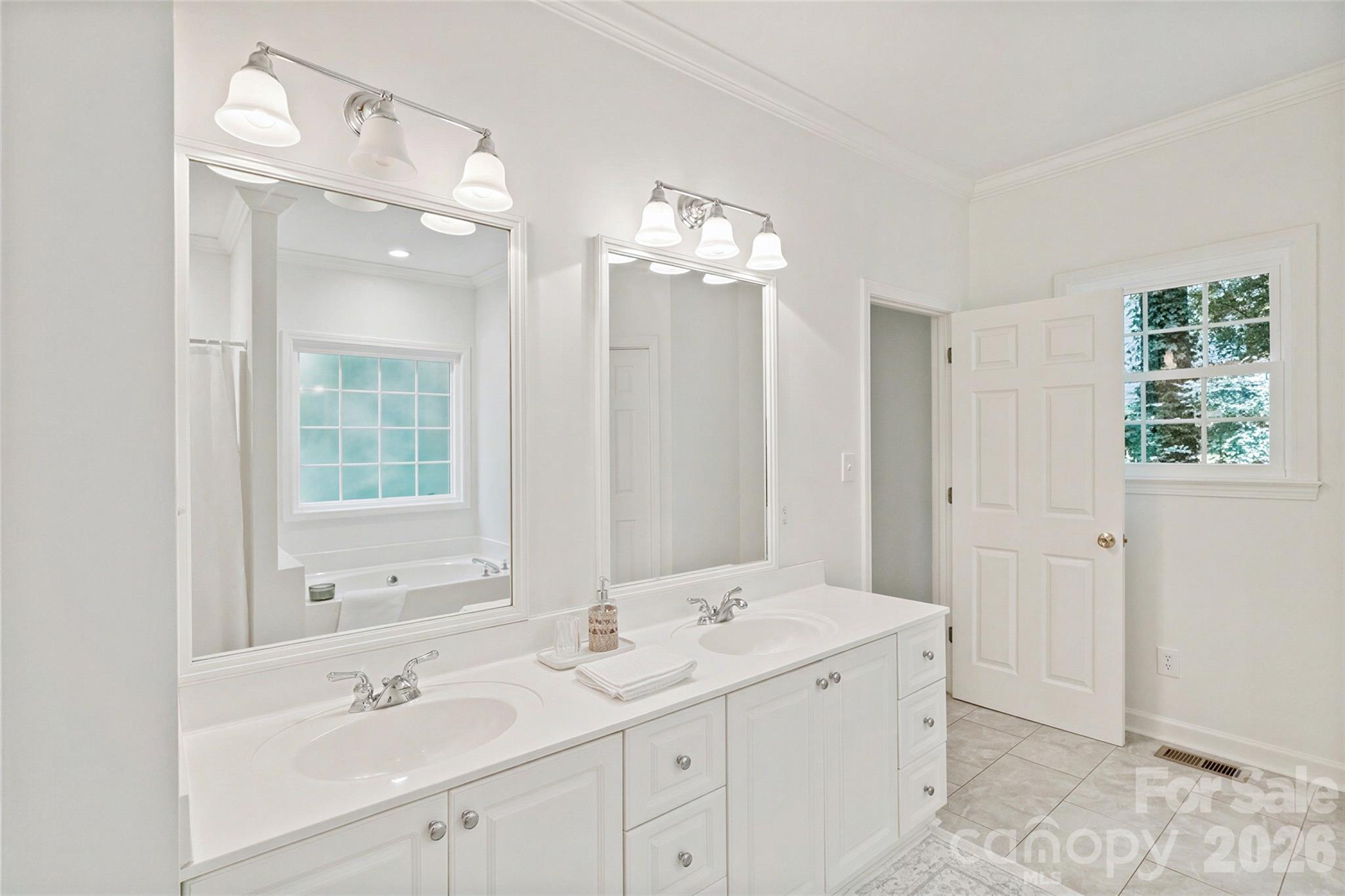2059 Malvern Road Property Photo 15