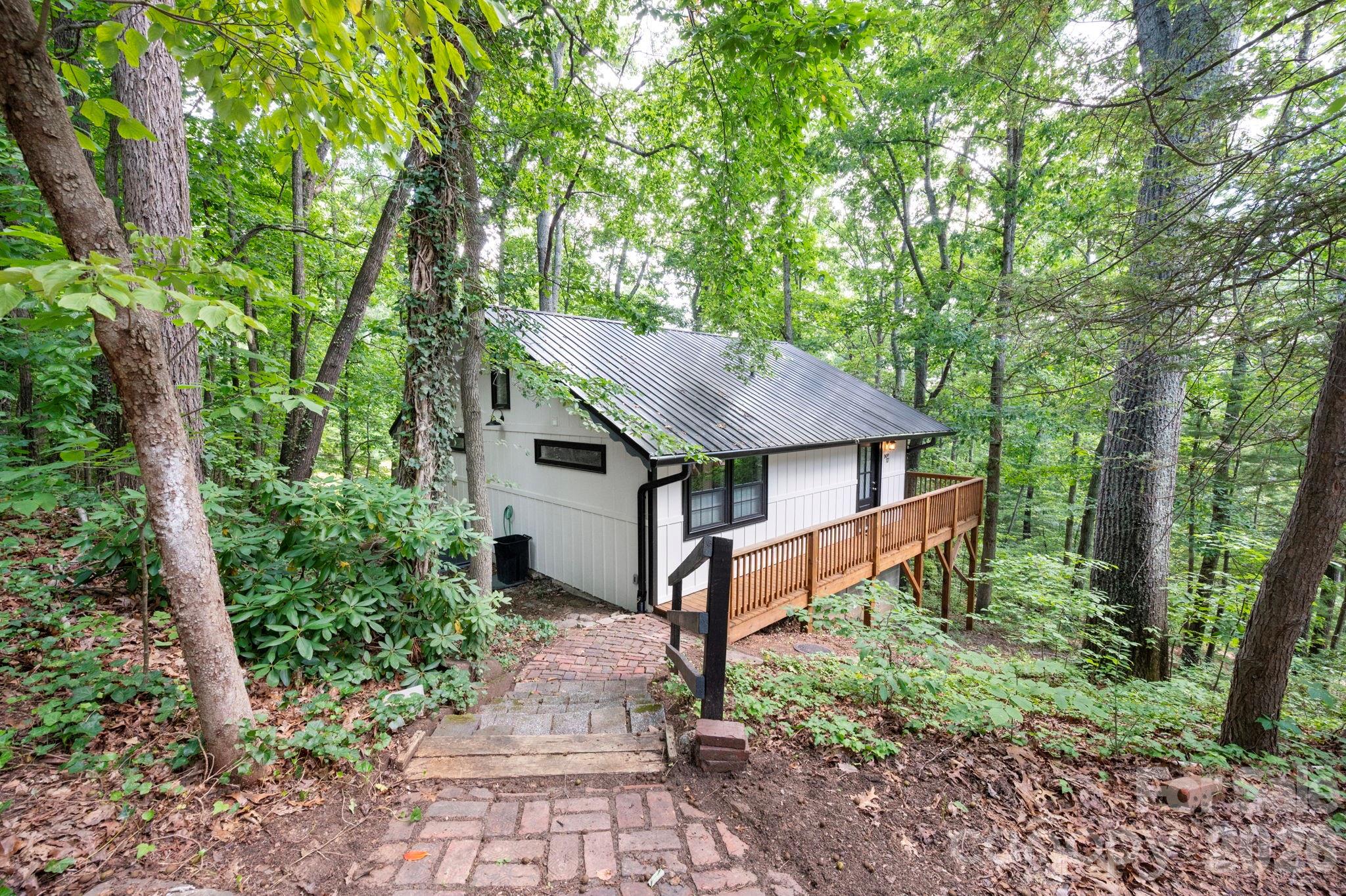 17 Woodhaven Place Property Photo 1