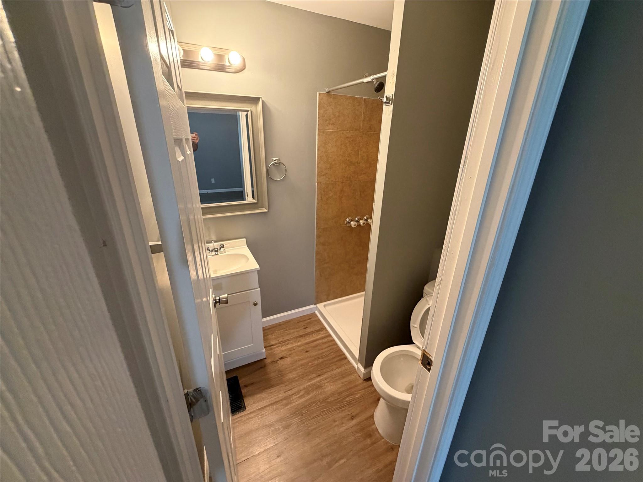 1018 Frederick Street Property Photo 5
