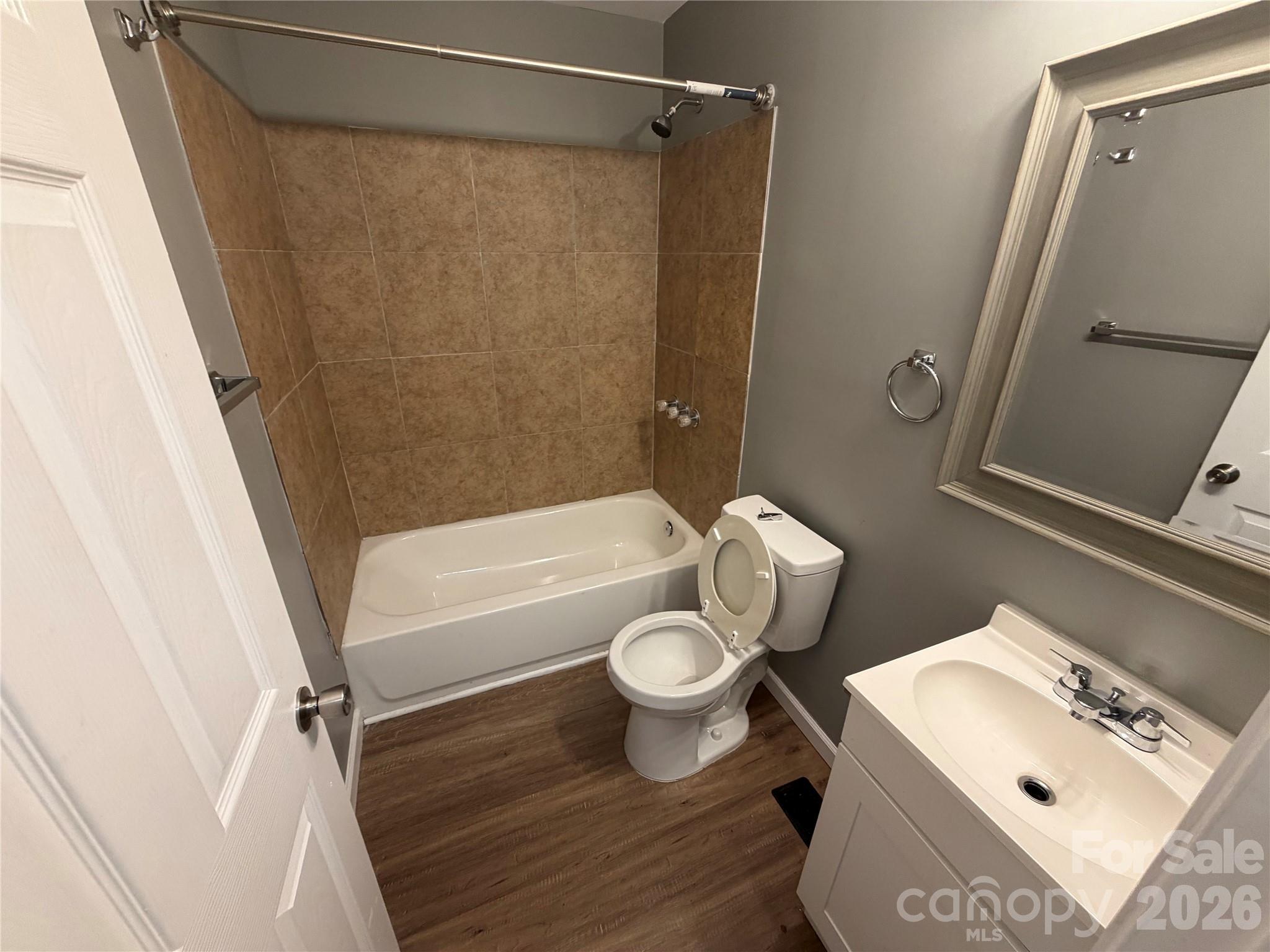 1018 Frederick Street Property Photo 7