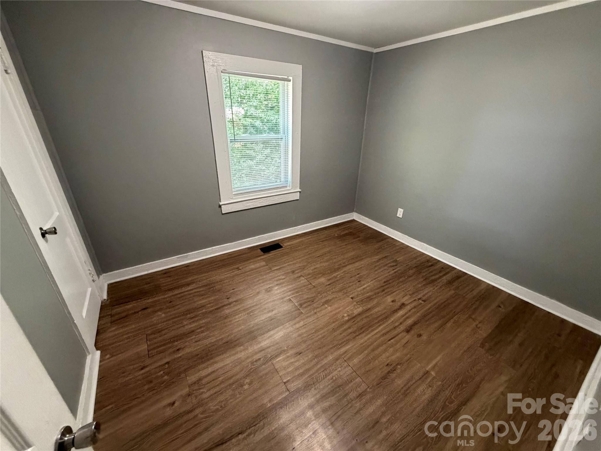 1018 Frederick Street Property Photo 8