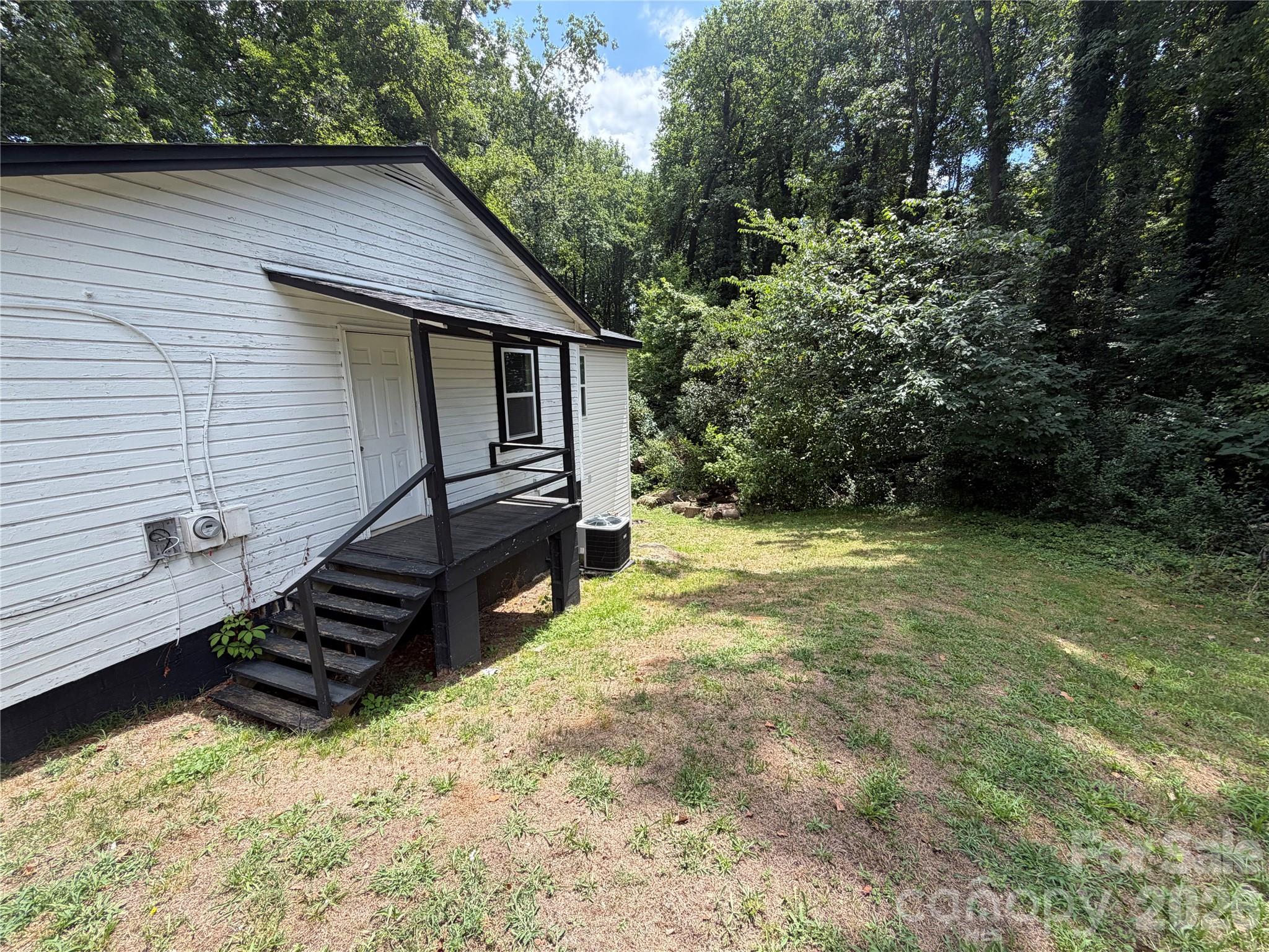 1018 Frederick Street Property Photo 11