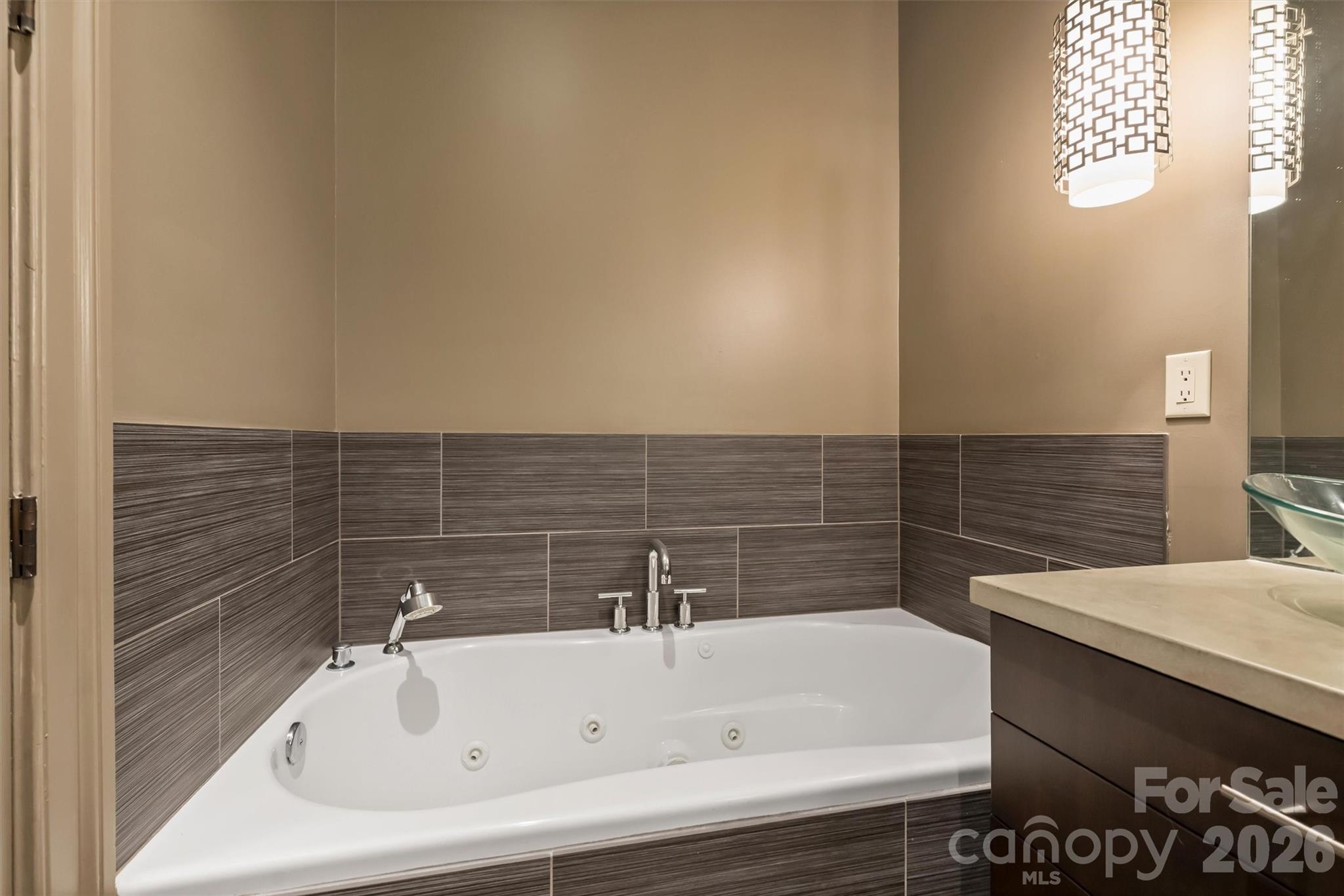 241 Queens Road Property Photo 35