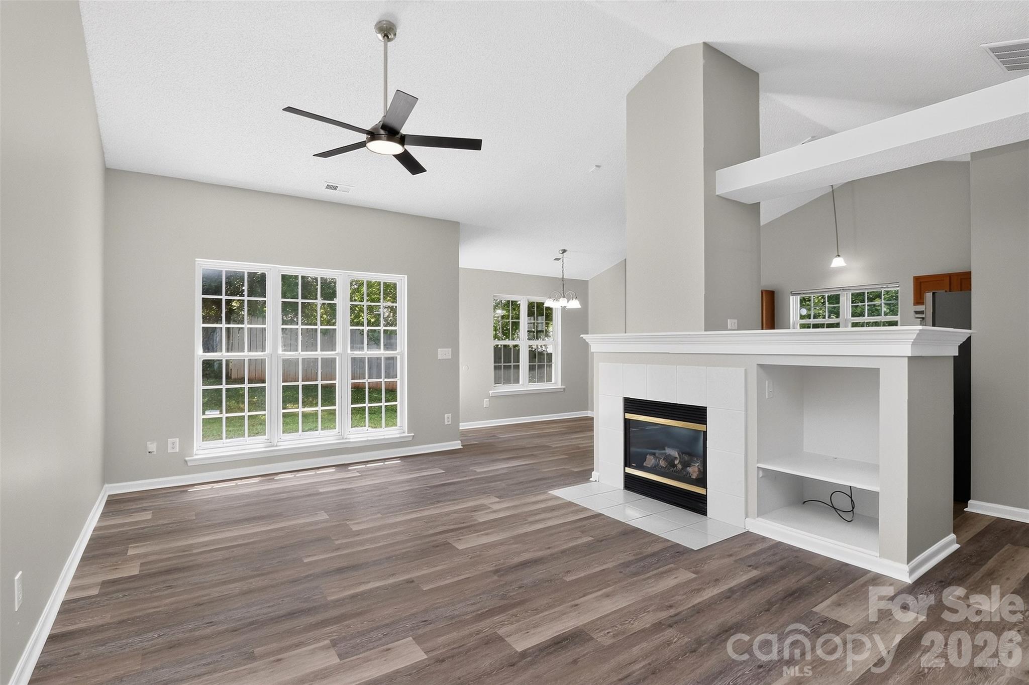 1048 Sandy Point Drive Property Photo 2