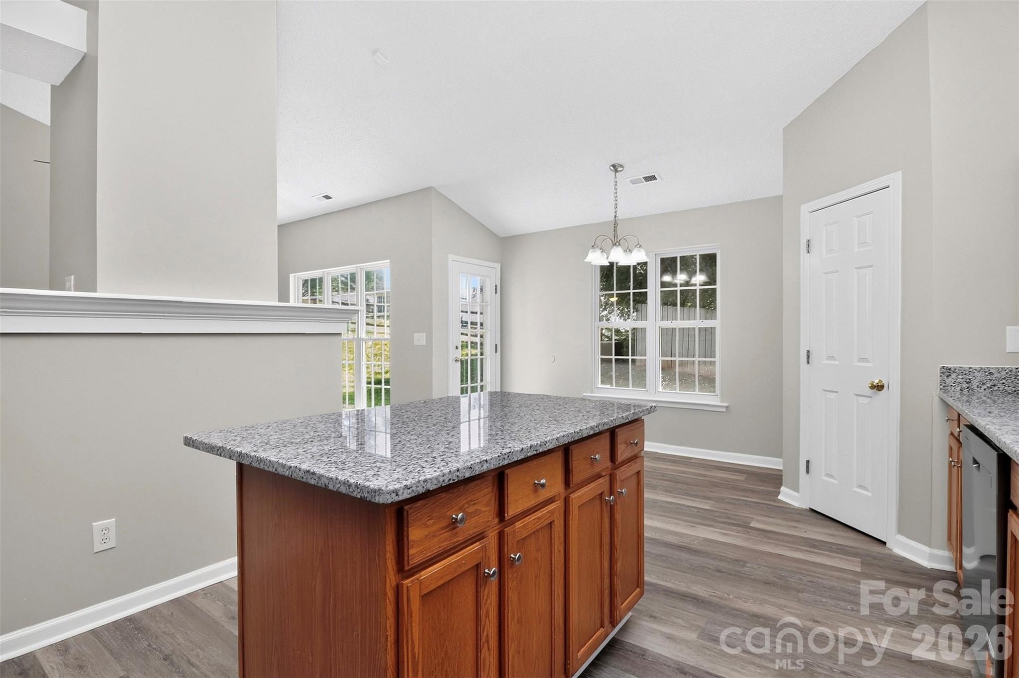 1048 Sandy Point Drive Property Photo 5
