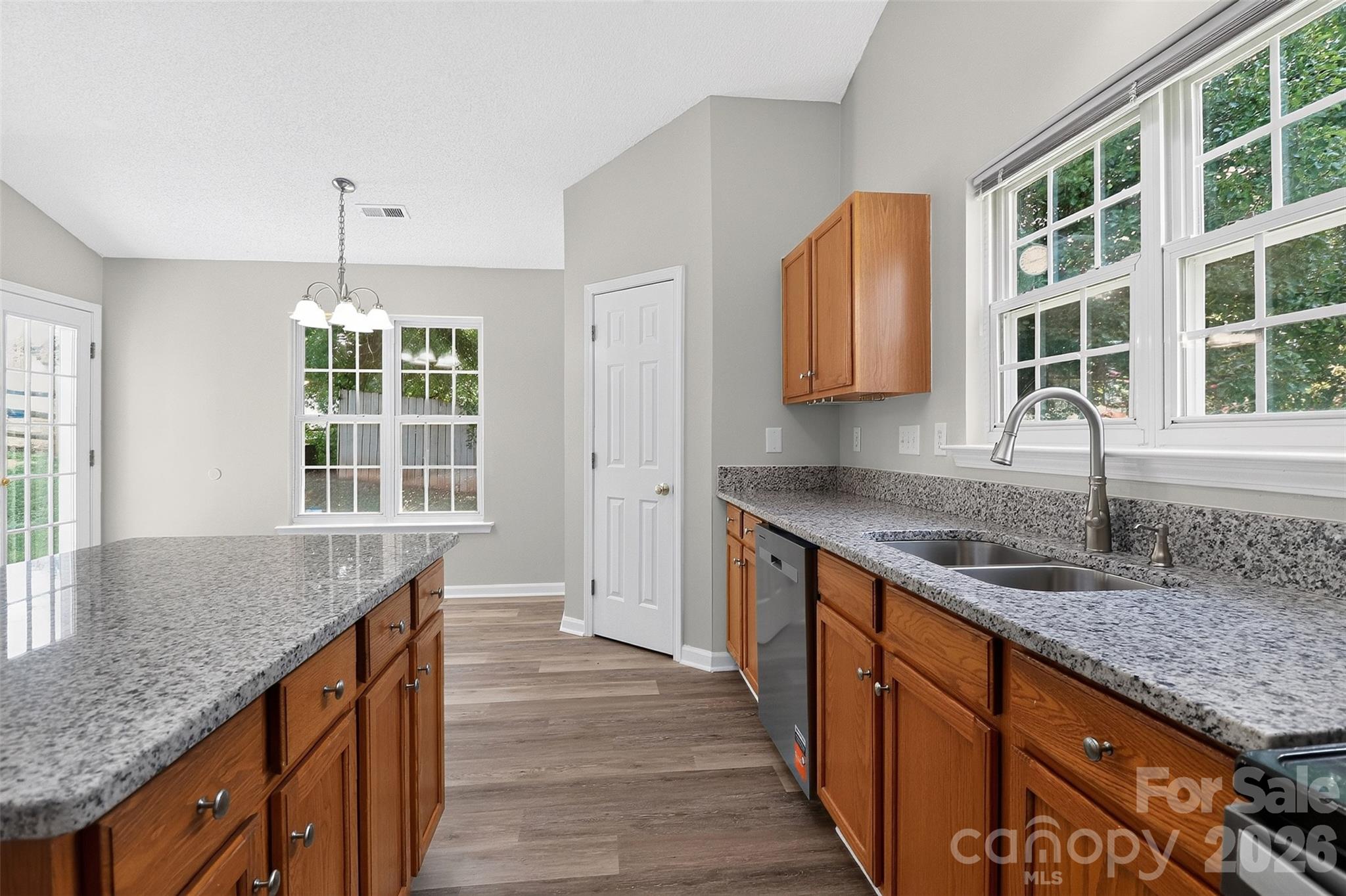 1048 Sandy Point Drive Property Photo 10