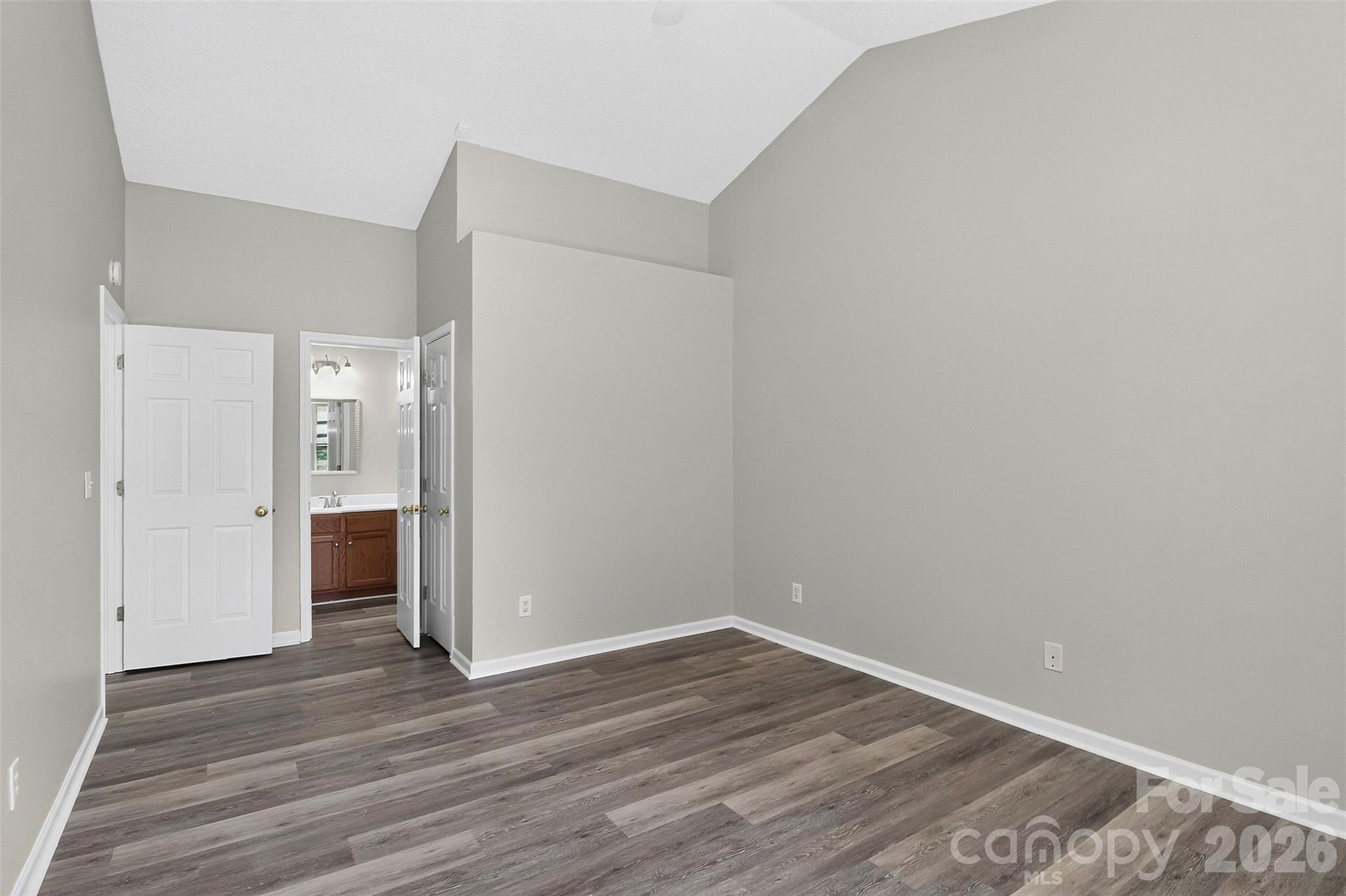 1048 Sandy Point Drive Property Photo 13