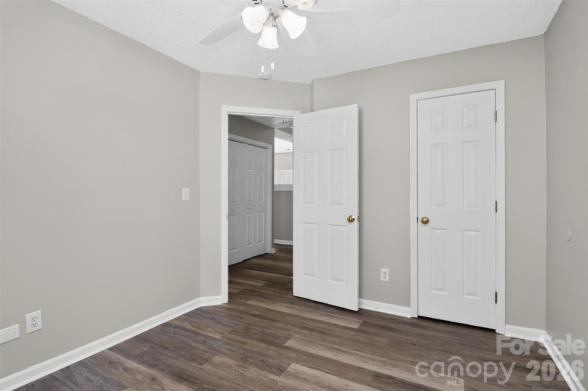 1048 Sandy Point Drive Property Photo 16