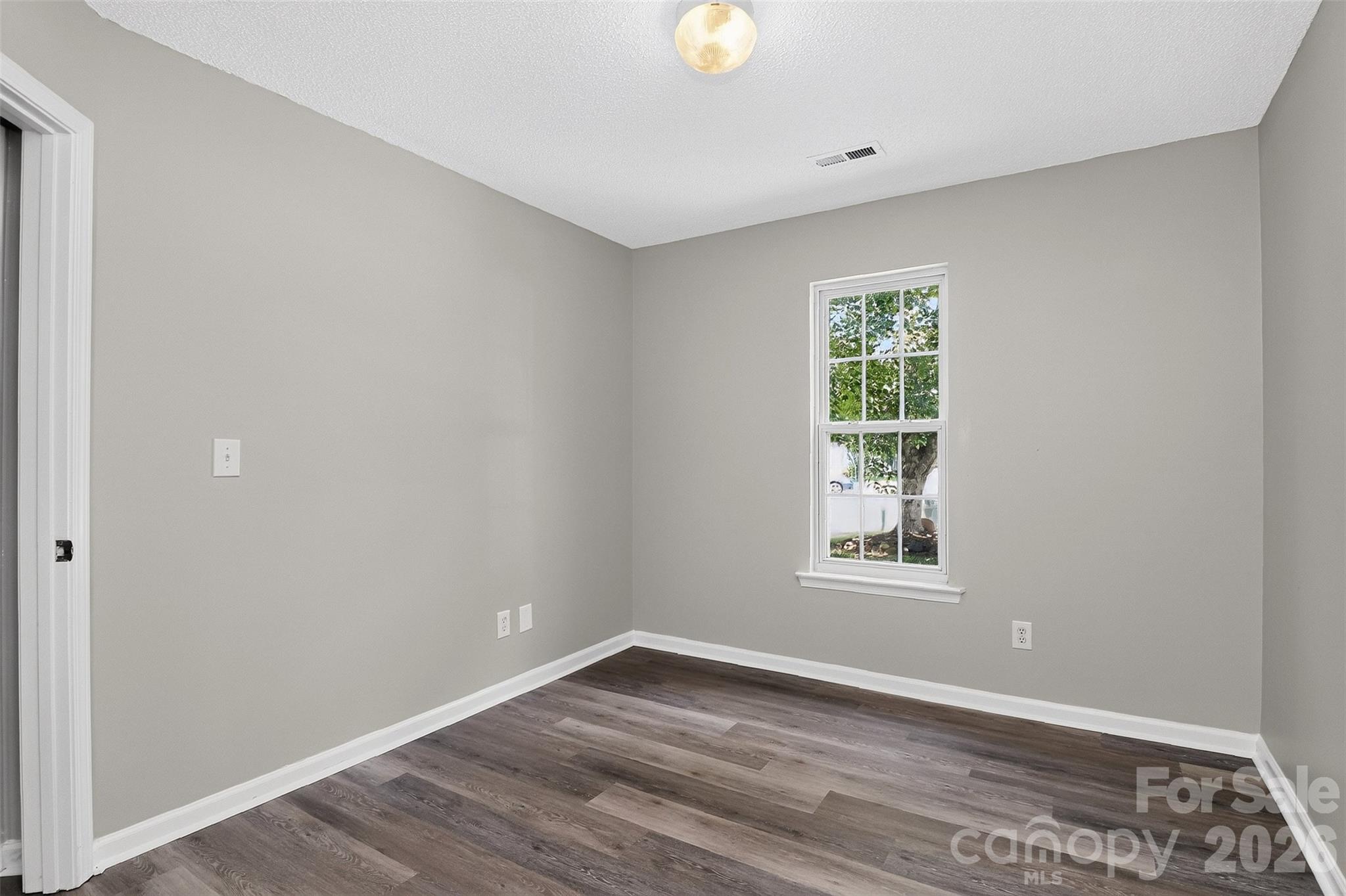 1048 Sandy Point Drive Property Photo 17