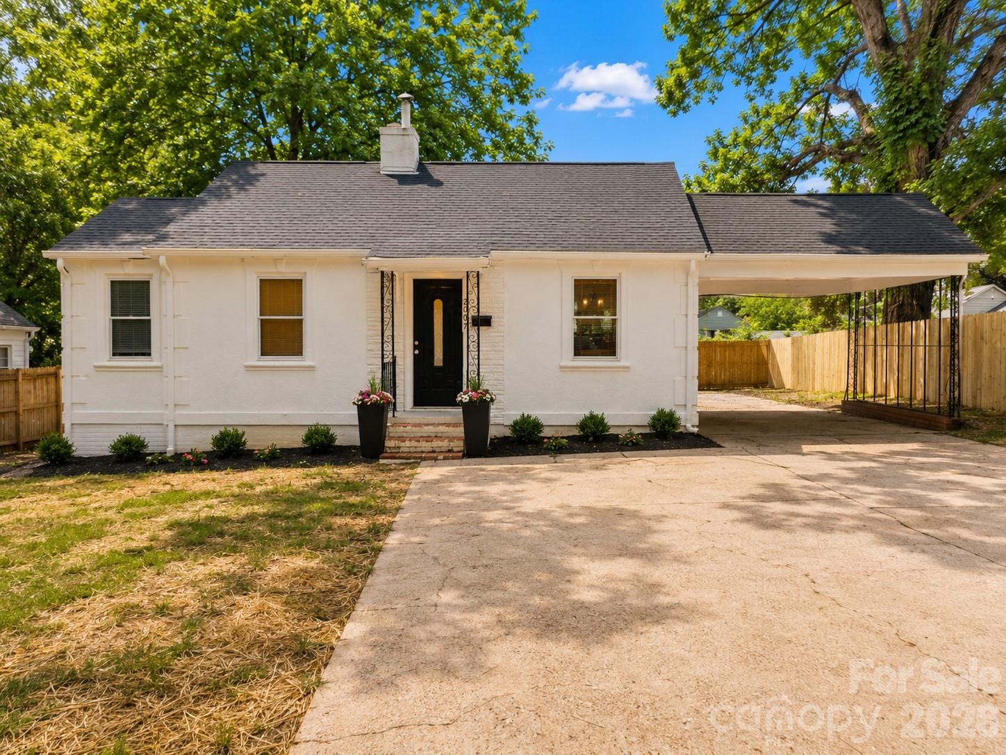 2007 Highland Street Property Photo 1