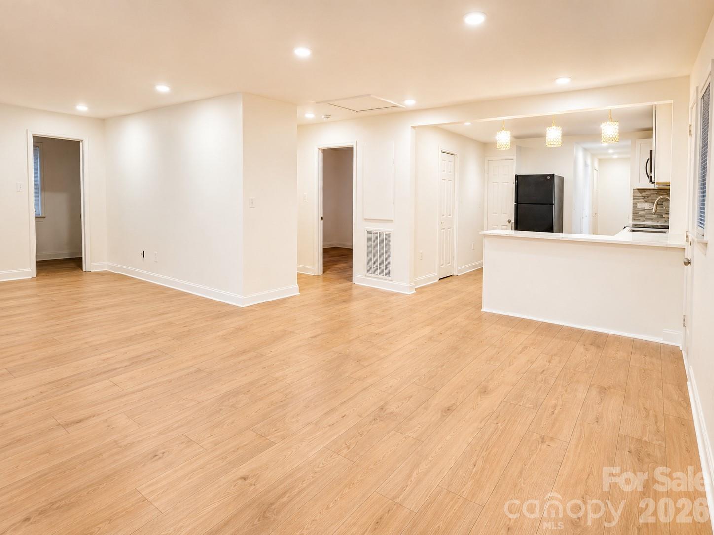 2007 Highland Street Property Photo 4