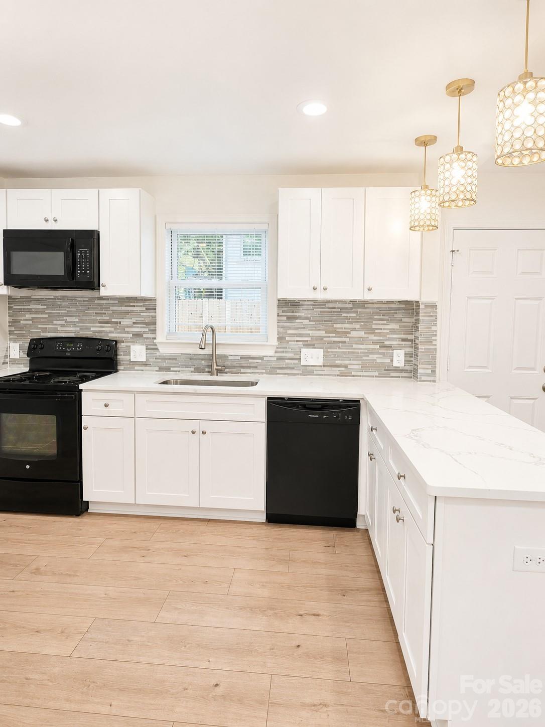 2007 Highland Street Property Photo 12