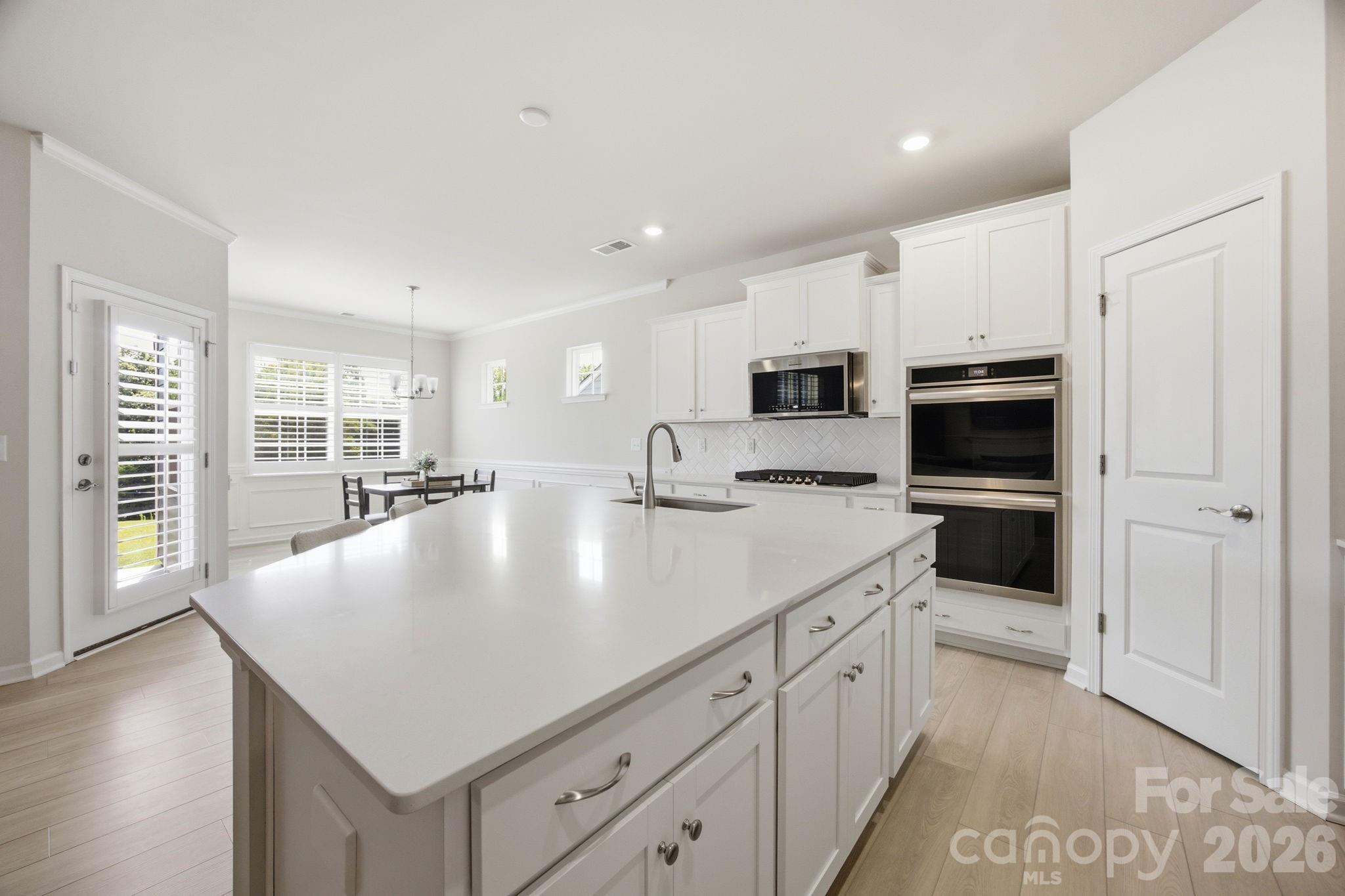 1125 Lookout Shoals Drive Property Photo 6