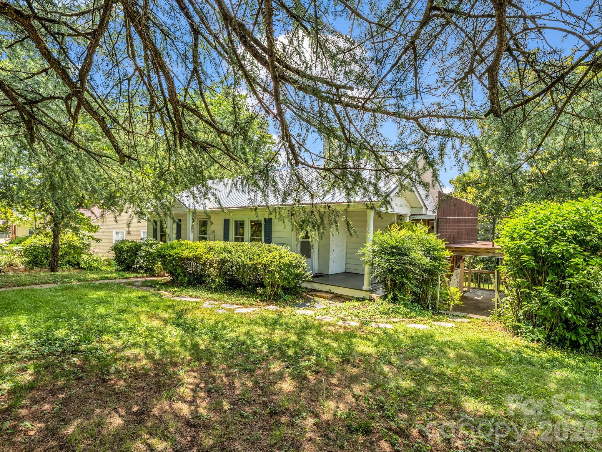 555 State Street Property Photo 4
