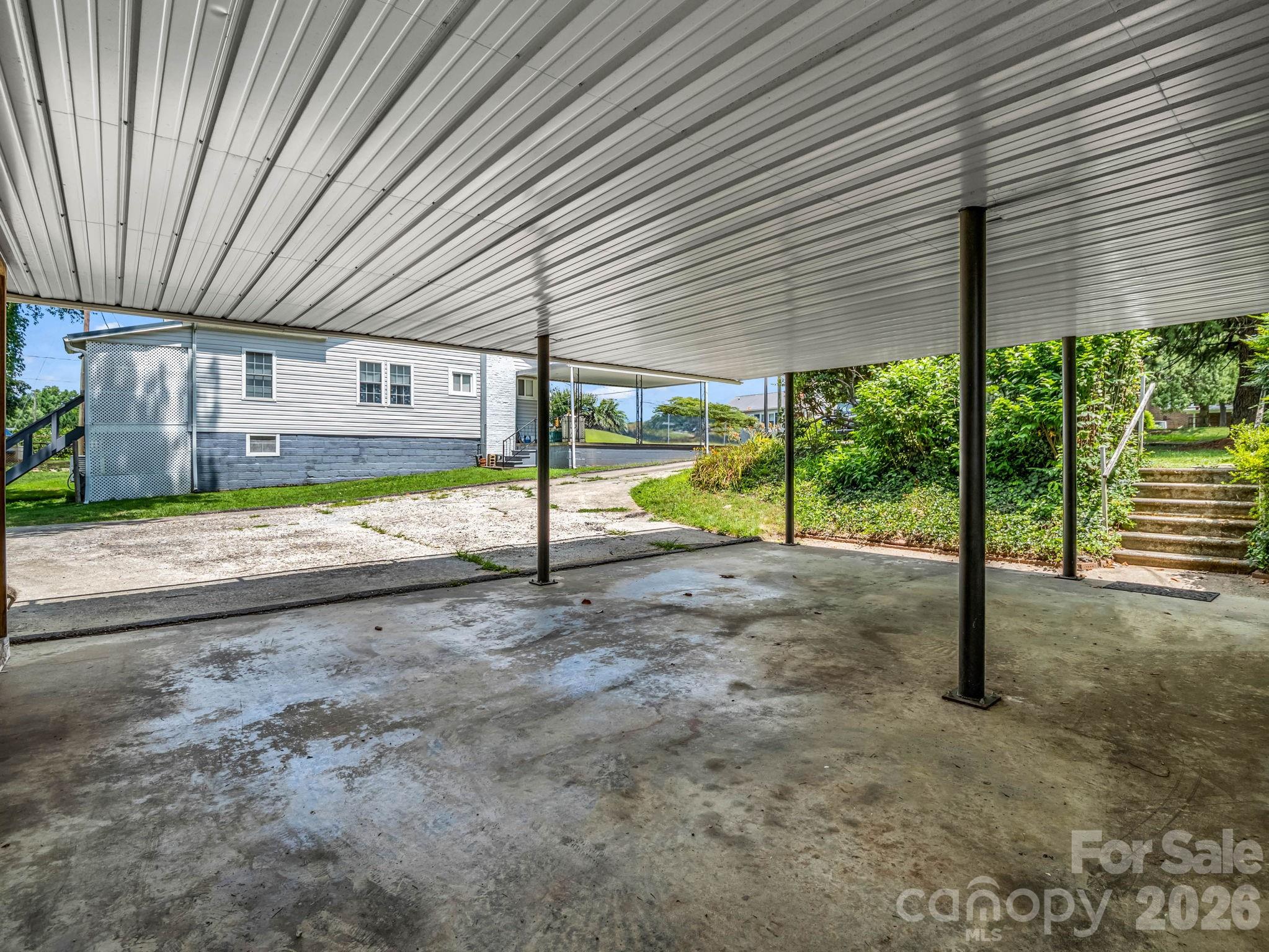 555 State Street Property Photo 8