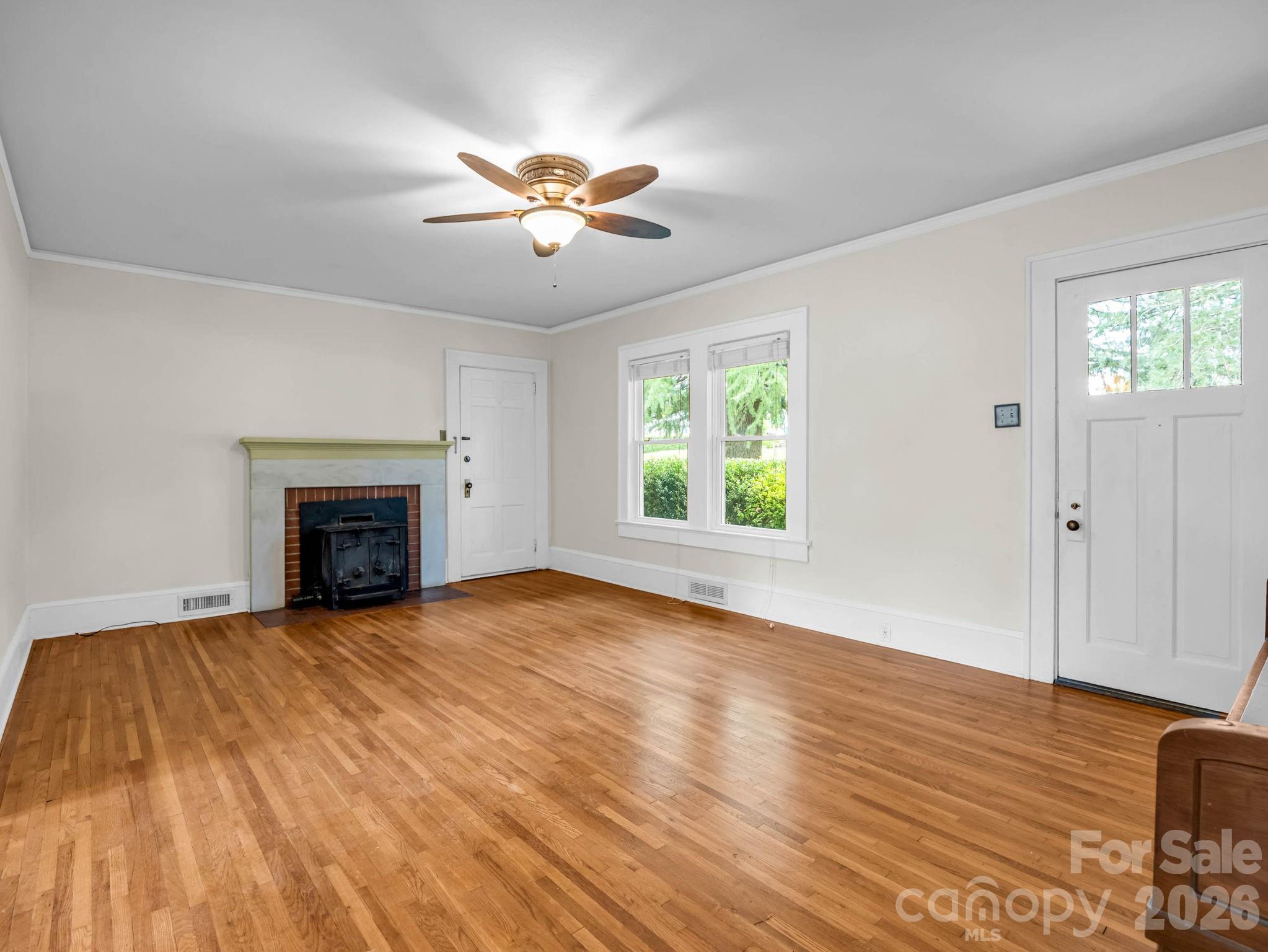 555 State Street Property Photo 15