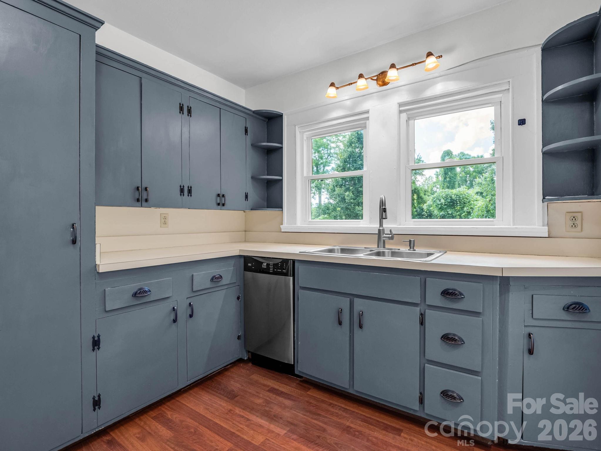 555 State Street Property Photo 18