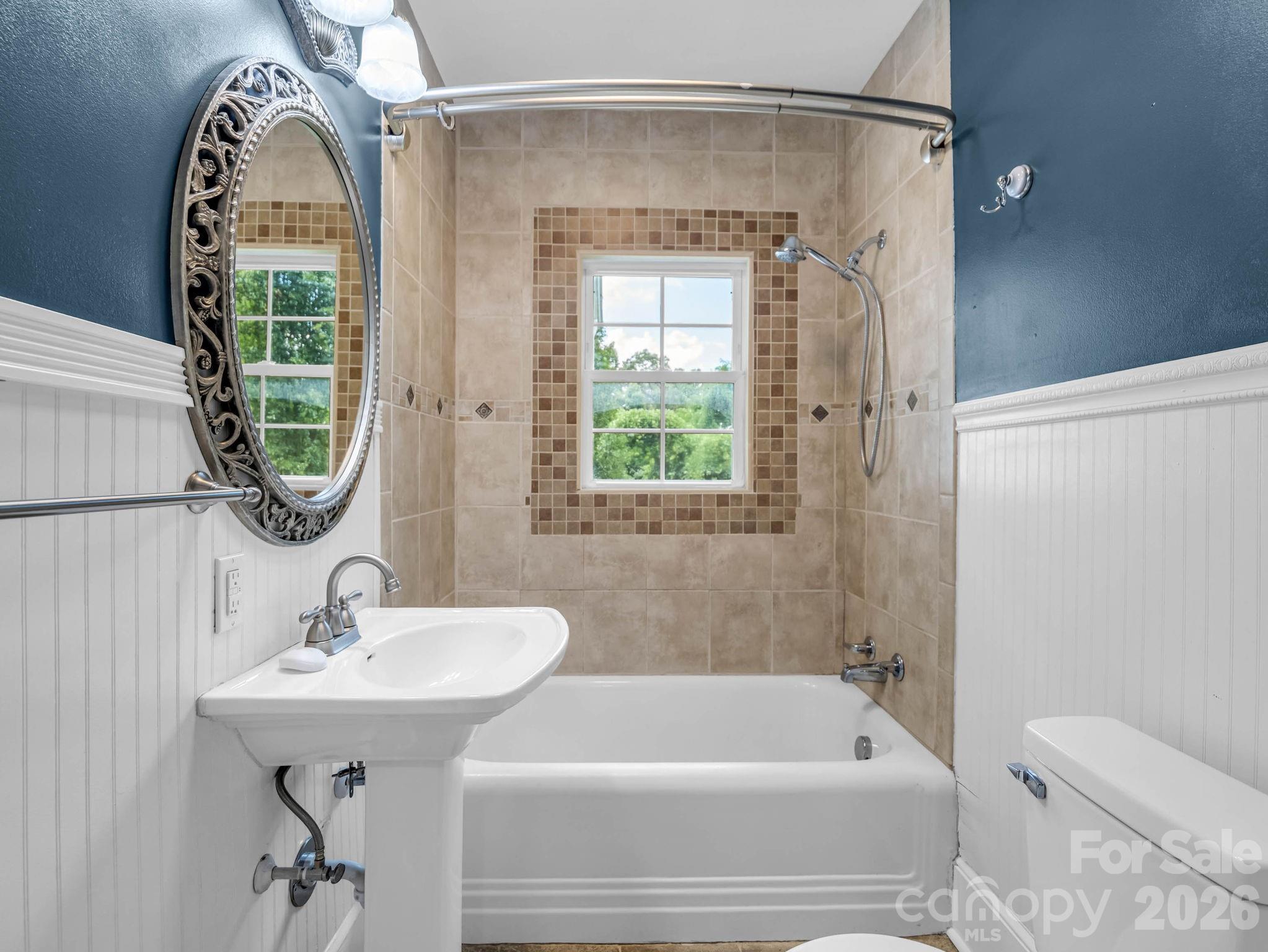 555 State Street Property Photo 27