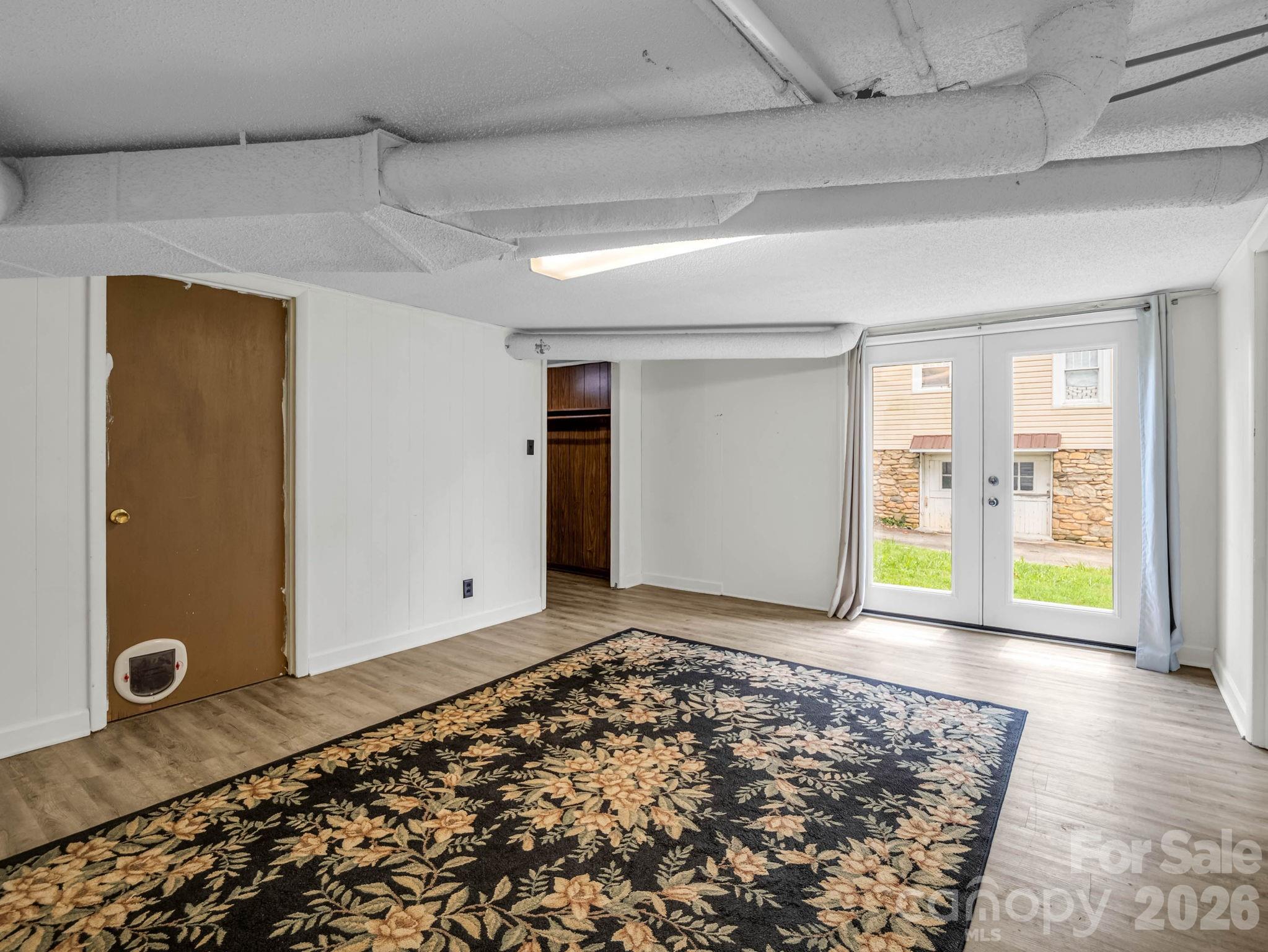 555 State Street Property Photo 37