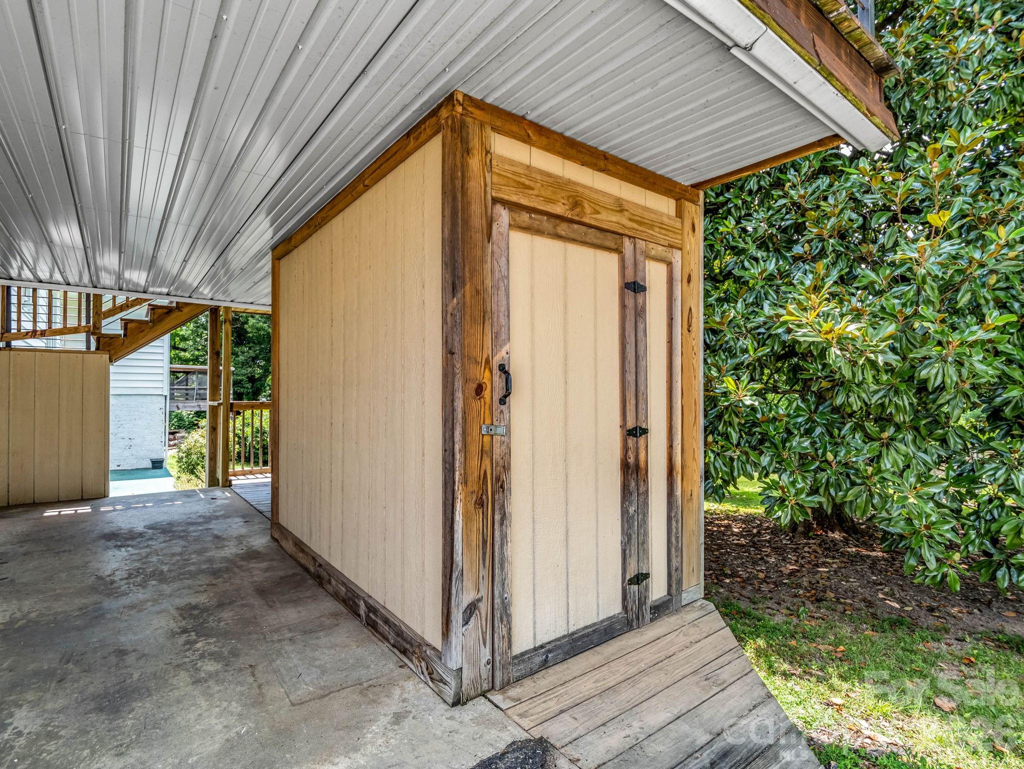 555 State Street Property Photo 41