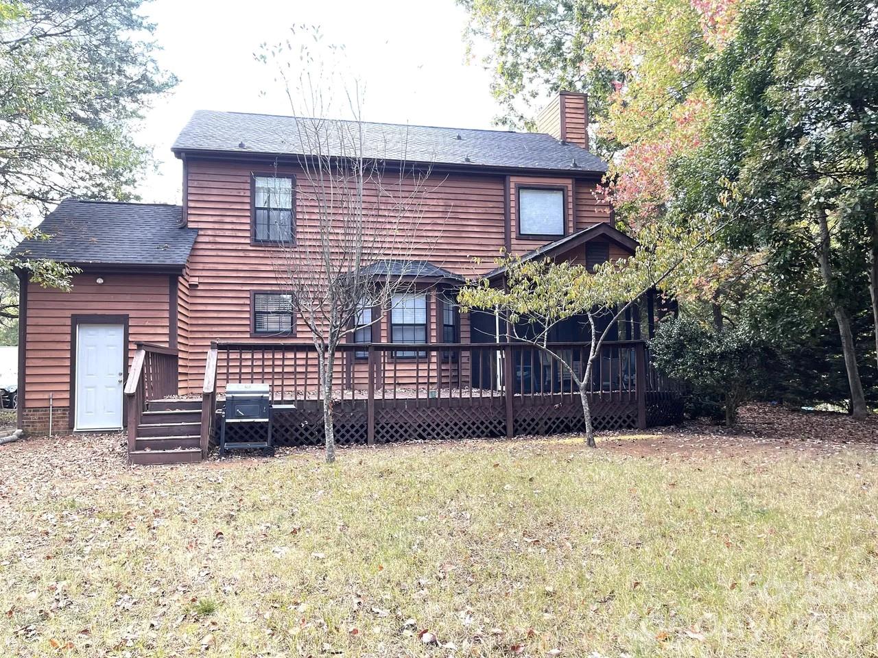 7037 Cambridge Court Property Photo 3