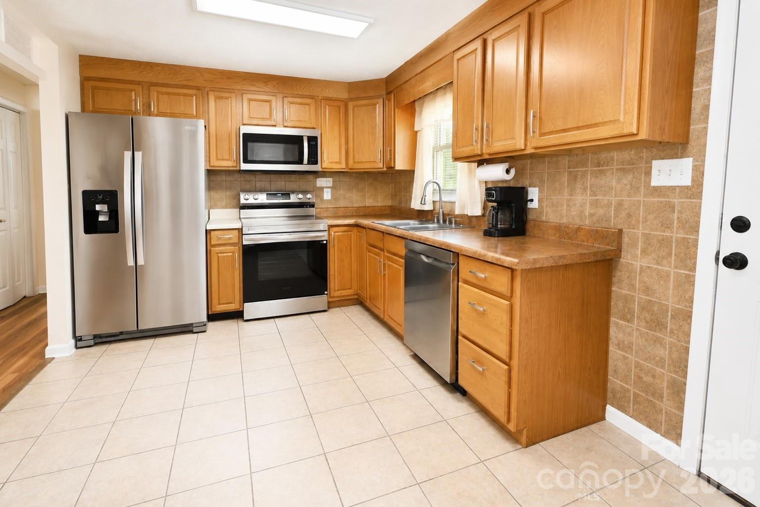 3237 Annex Street Property Photo 5