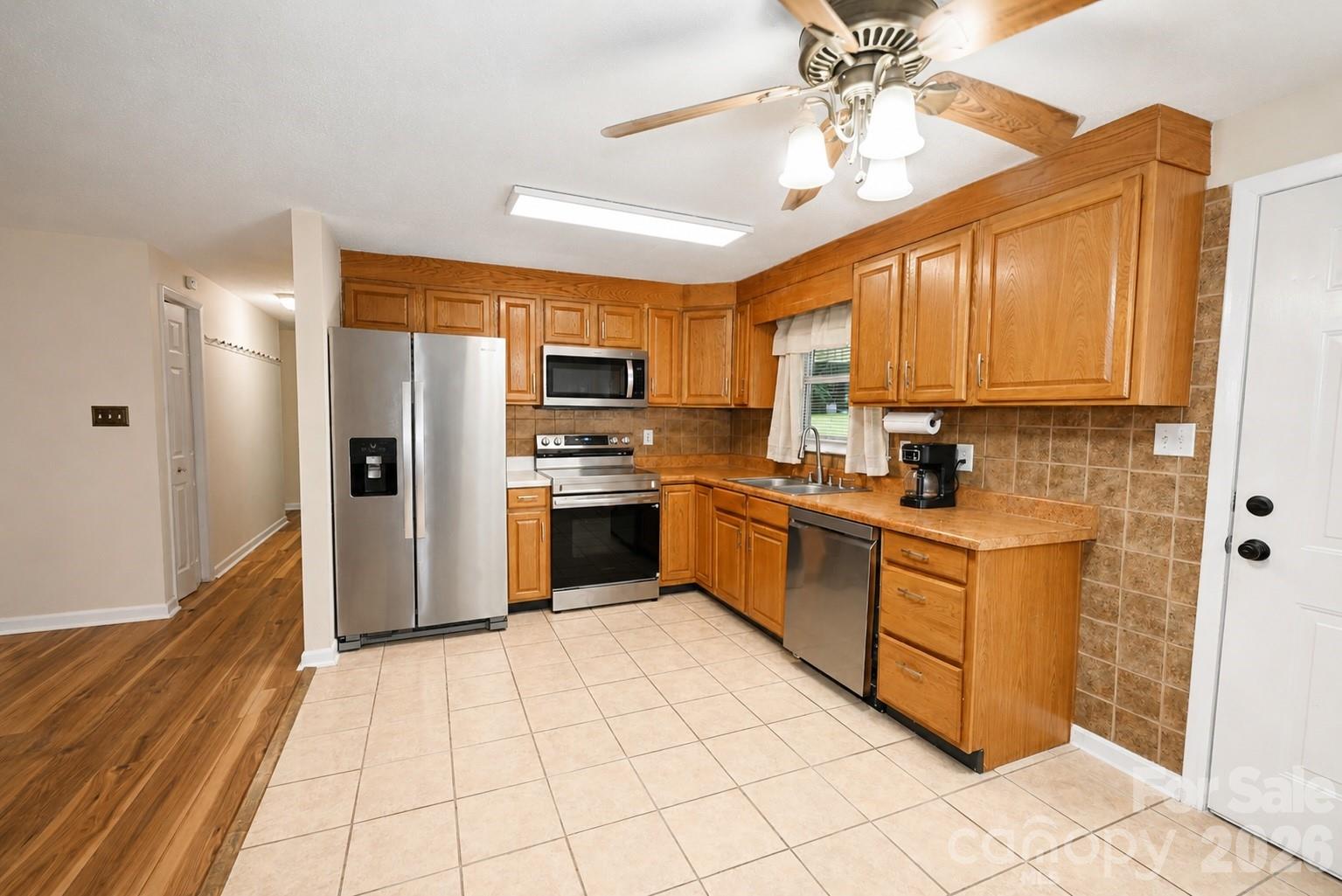 3237 Annex Street Property Photo 6