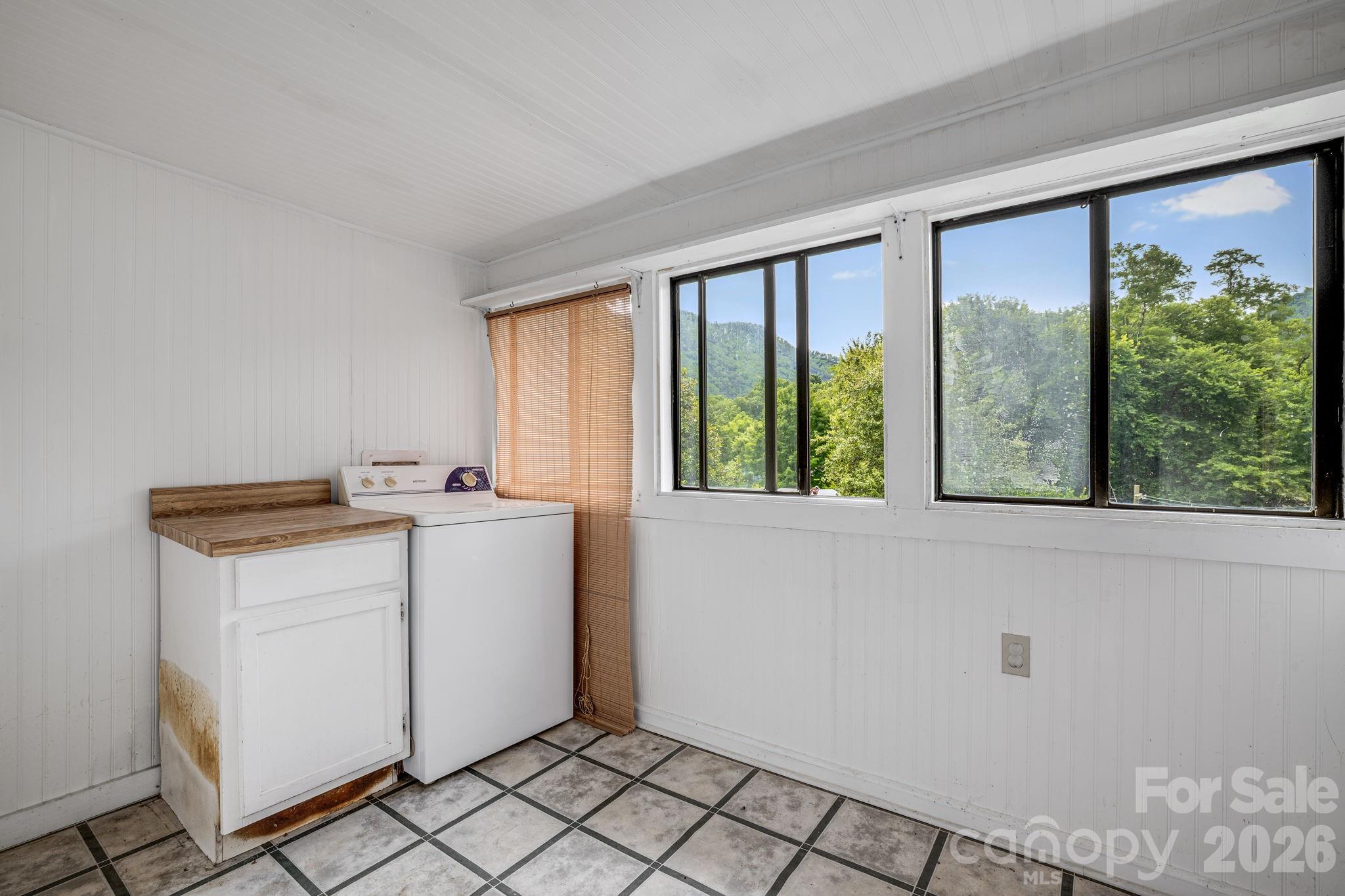 82 Hill Street Property Photo 23