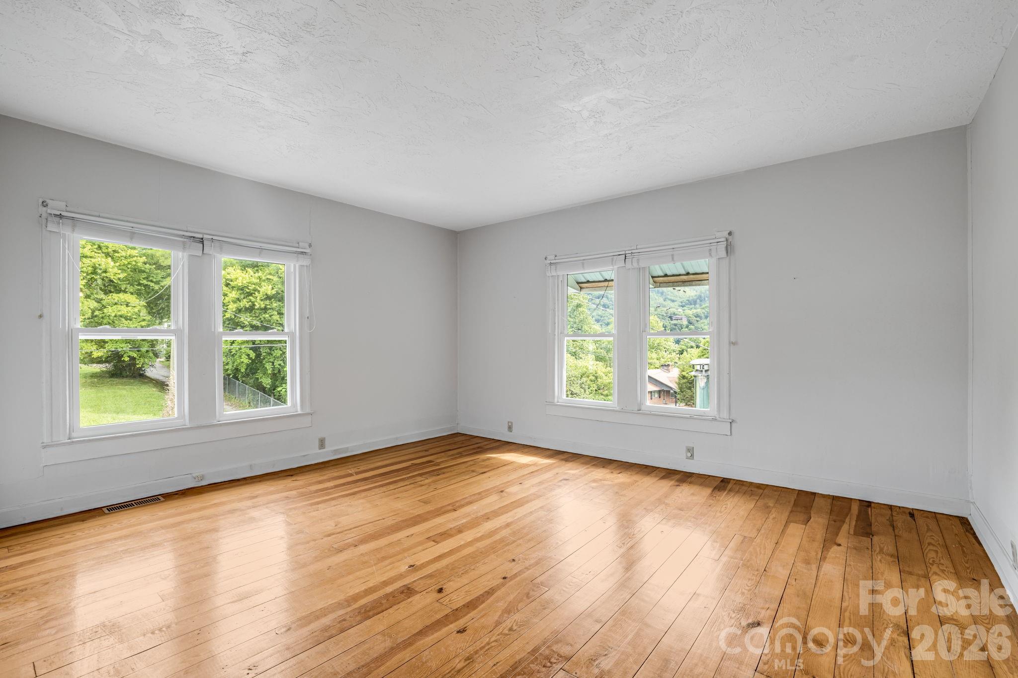 82 Hill Street Property Photo 24
