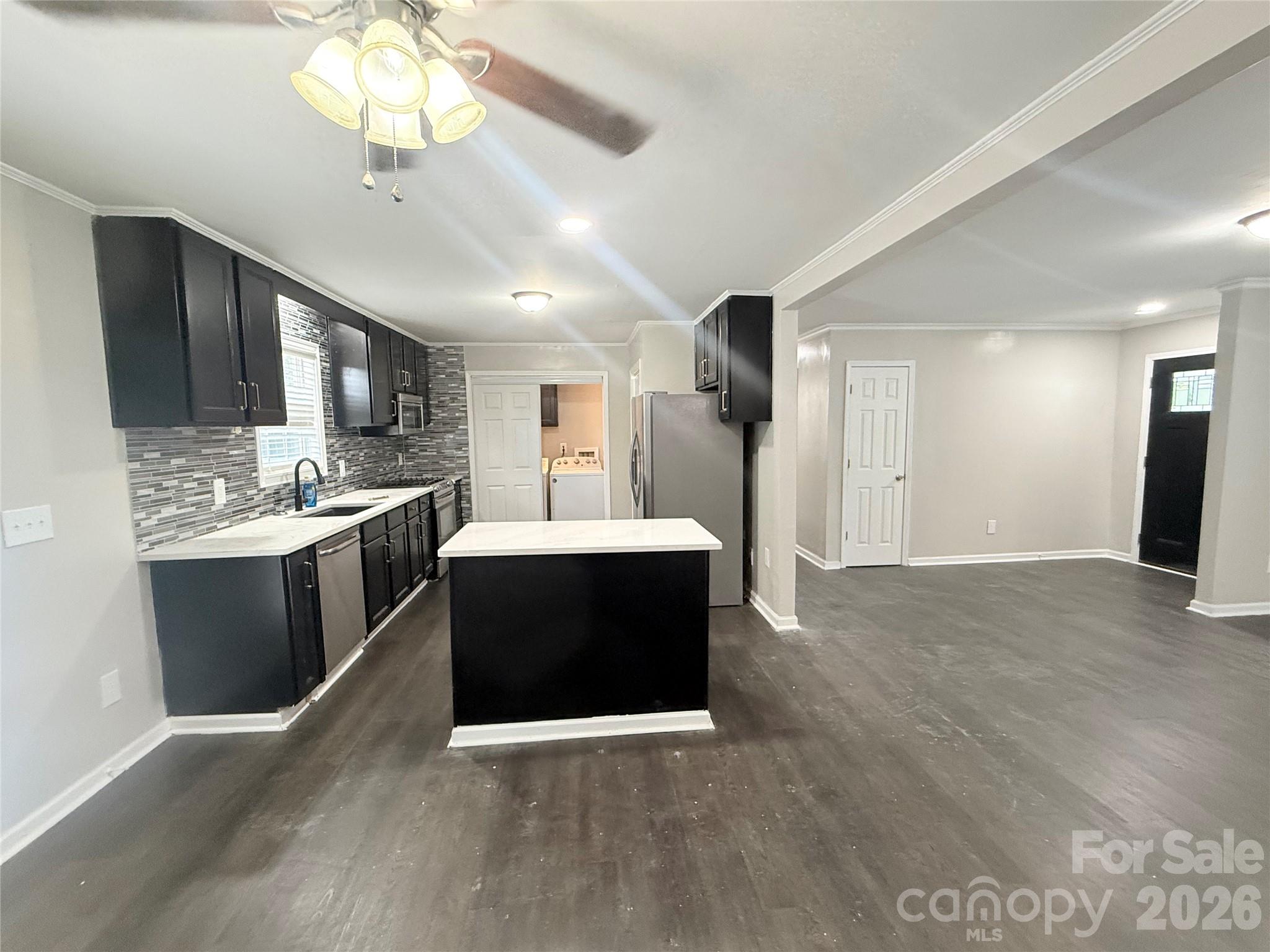 409 Redding Street Property Photo 4