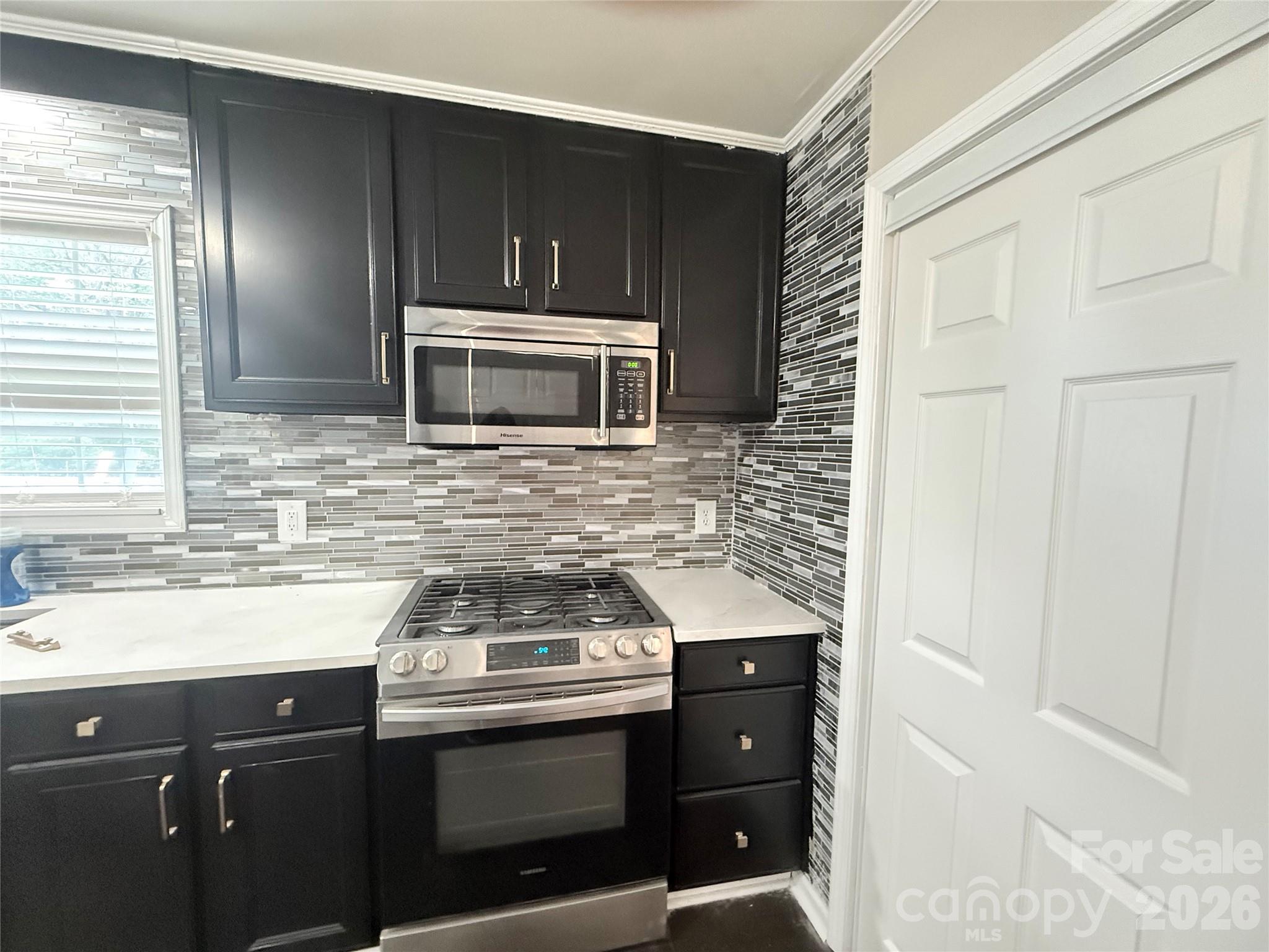 409 Redding Street Property Photo 6
