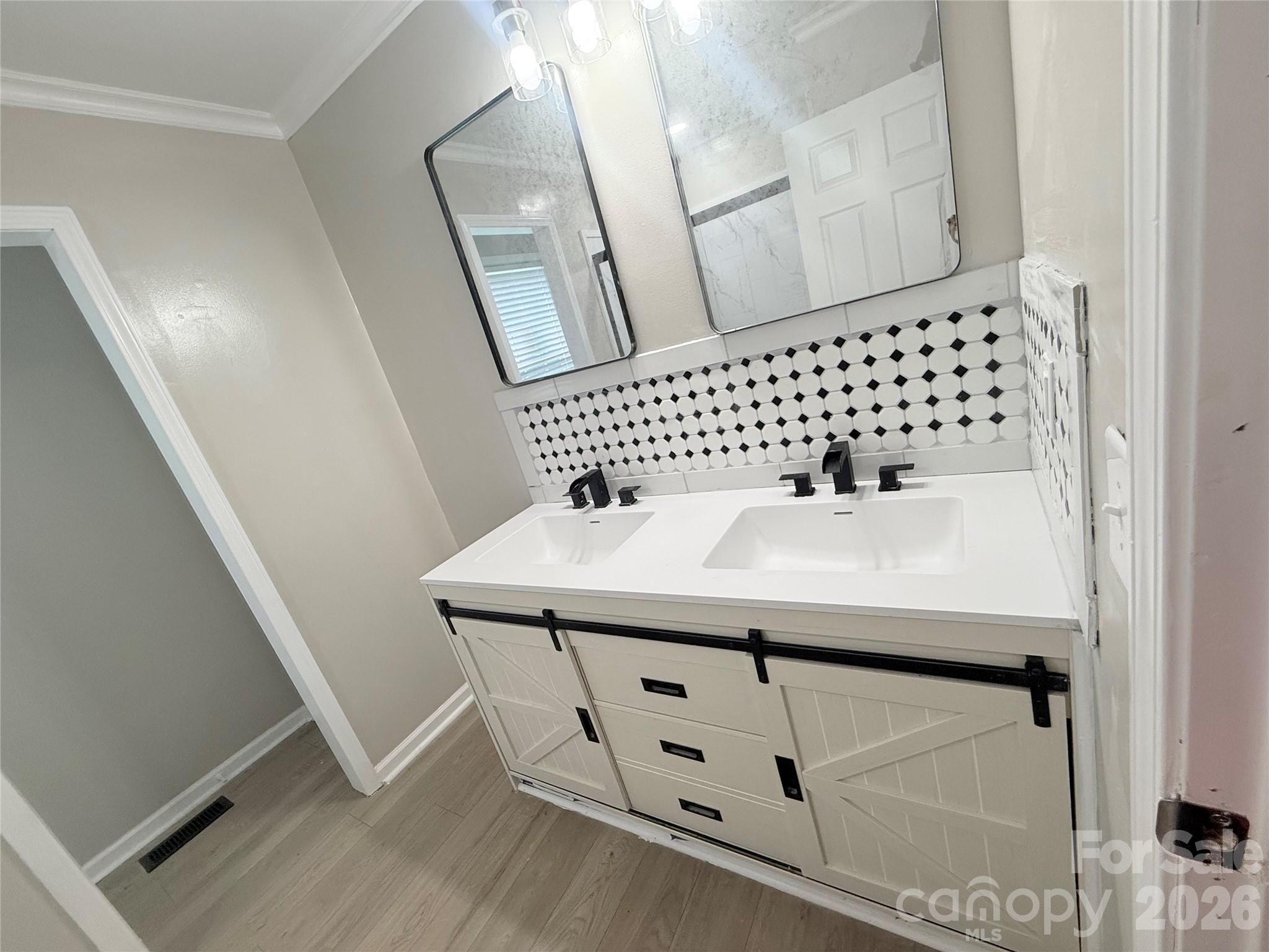 409 Redding Street Property Photo 12