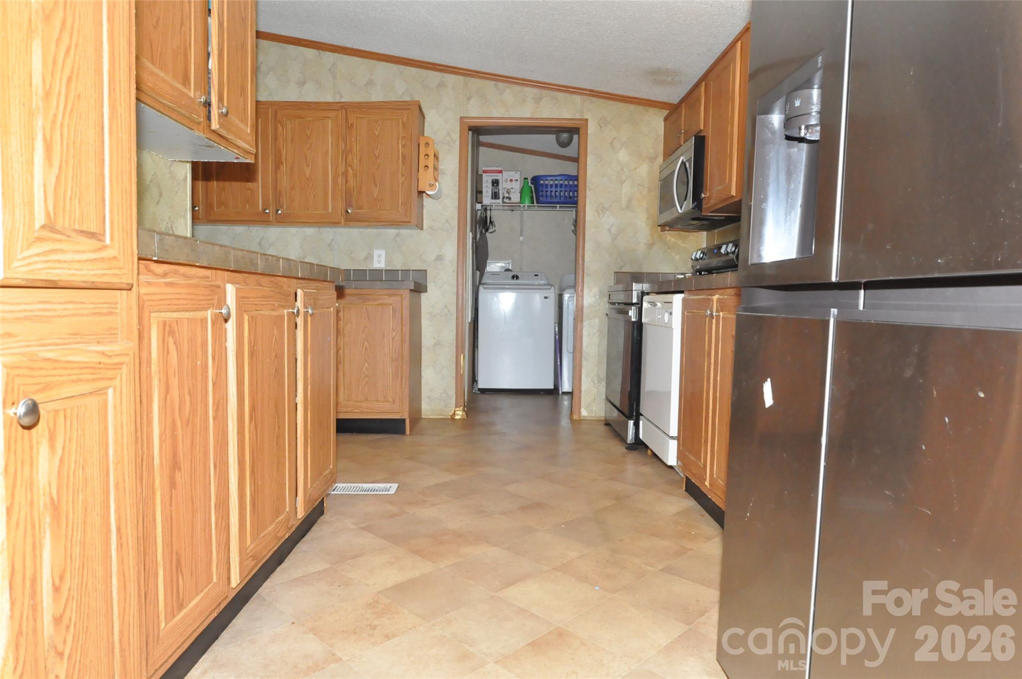977 Langley Drive Property Photo 2
