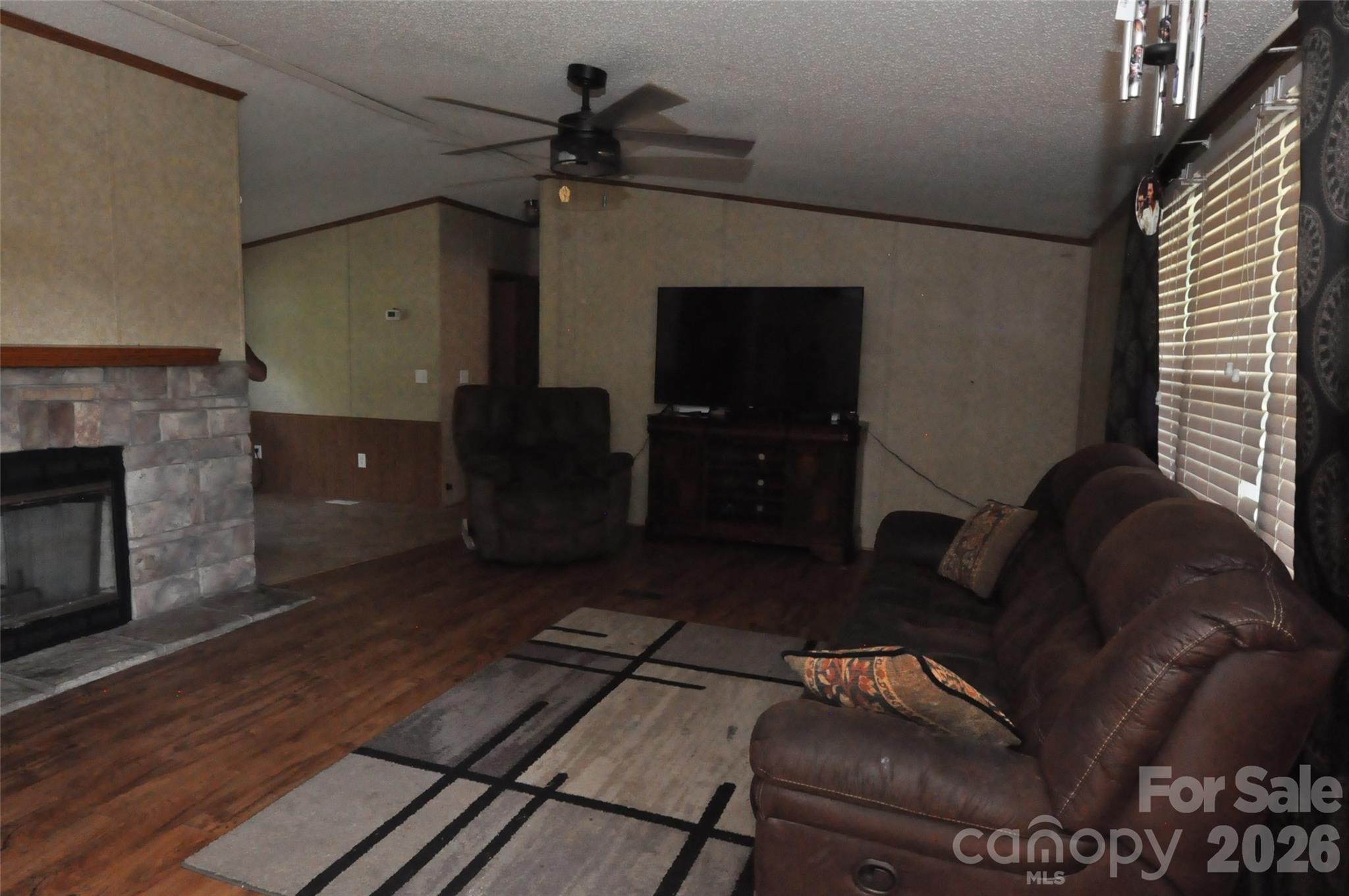 977 Langley Drive Property Photo 9